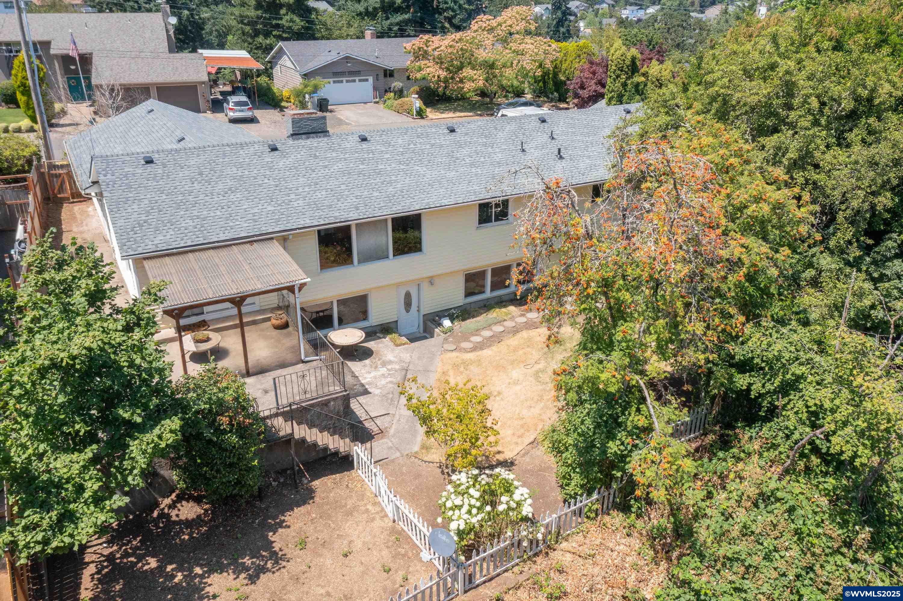 Salem, Oregon 97304, United States, 6 Bedrooms Bedrooms, ,3 BathroomsBathrooms,Residential,Active,168320