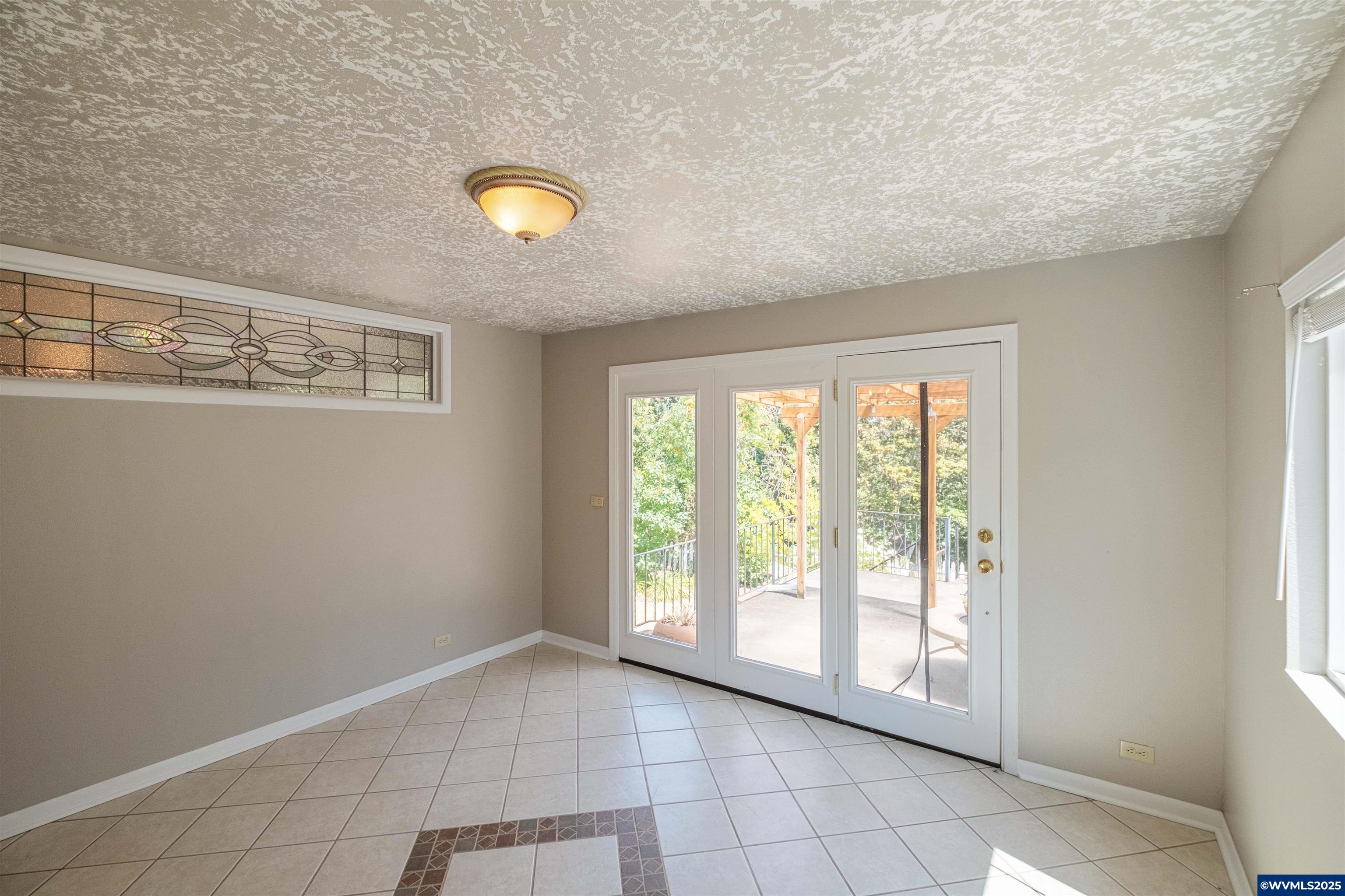 Salem, Oregon 97304, United States, 6 Bedrooms Bedrooms, ,3 BathroomsBathrooms,Residential,Active,168320