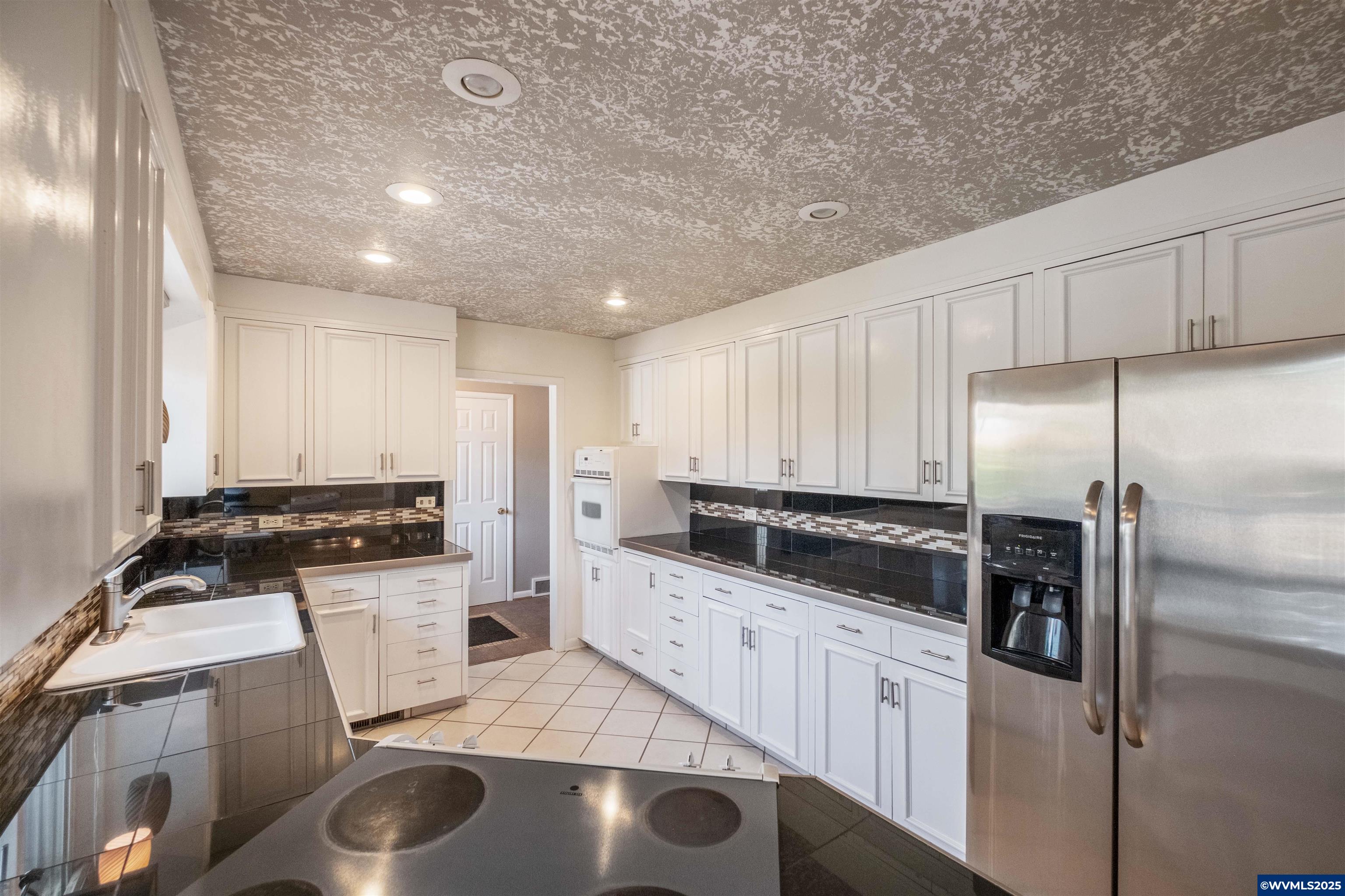 Salem, Oregon 97304, United States, 6 Bedrooms Bedrooms, ,3 BathroomsBathrooms,Residential,Active,168320