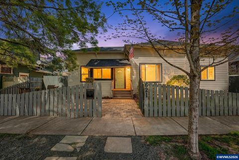 621 SE 4TH Av Albany OR 97231