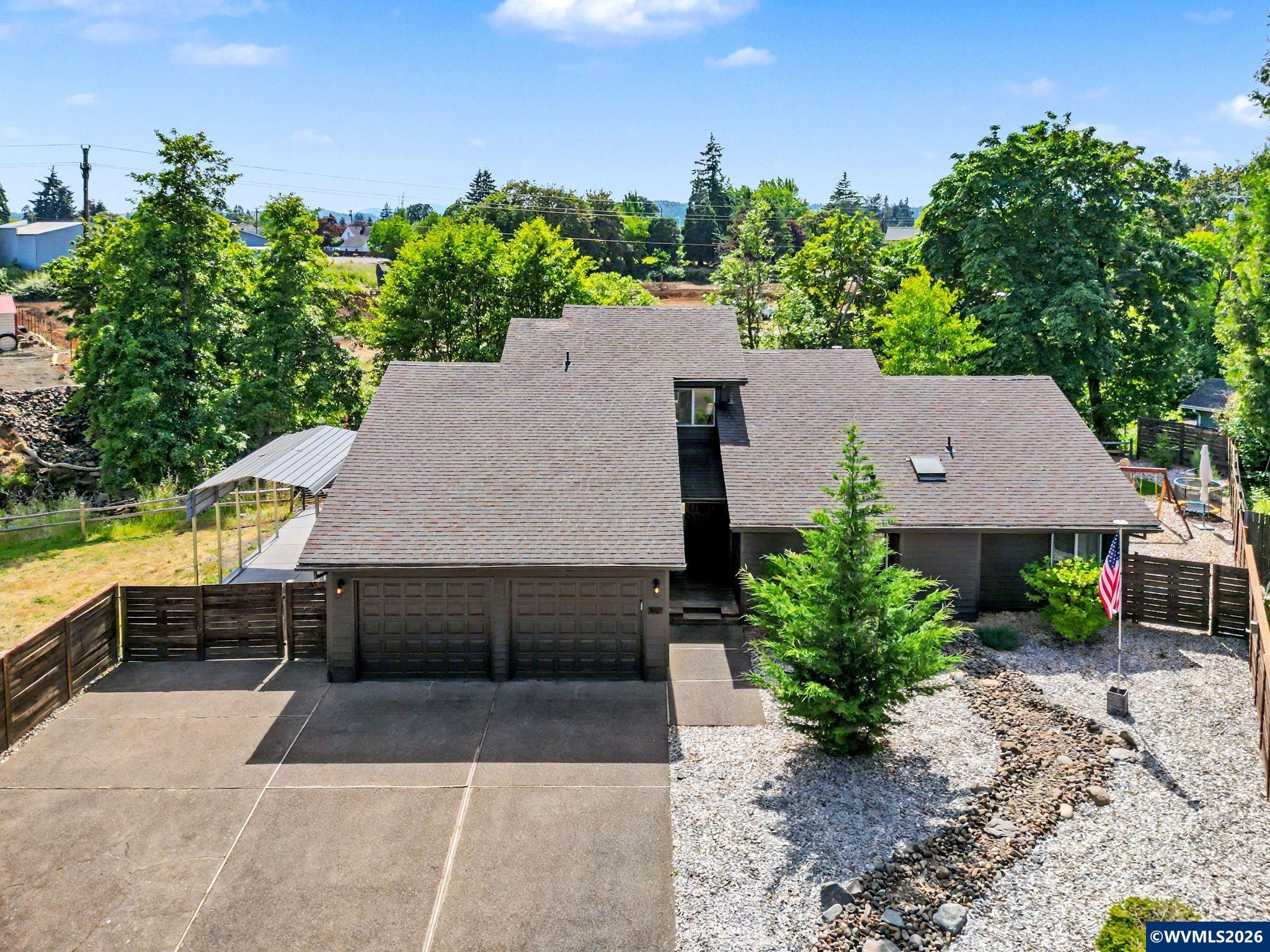 461 SE Walnut Av
