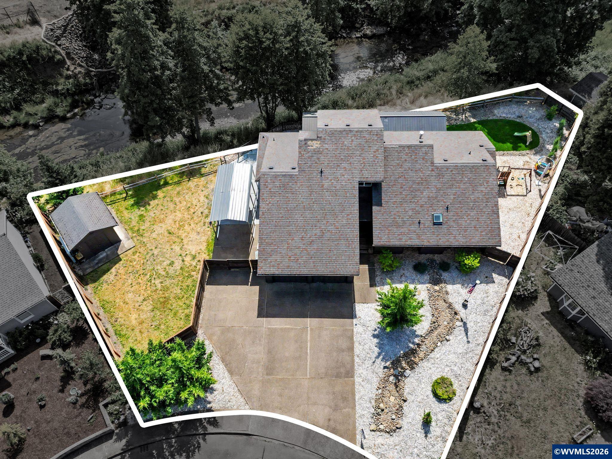 461 SE Walnut Av