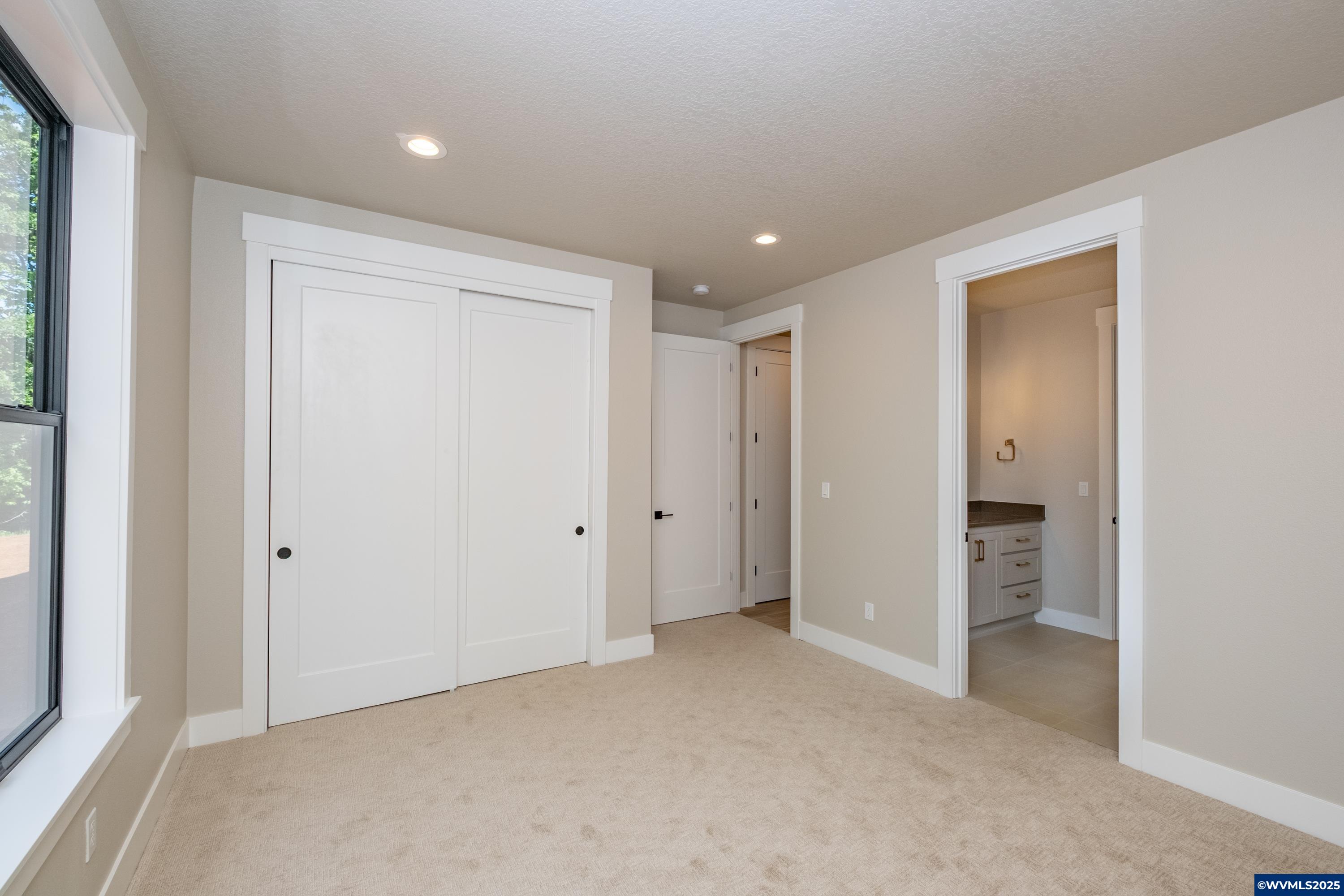 Turner, Oregon 97392, United States, 3 Bedrooms Bedrooms, ,3 BathroomsBathrooms,Residential,Active,35002