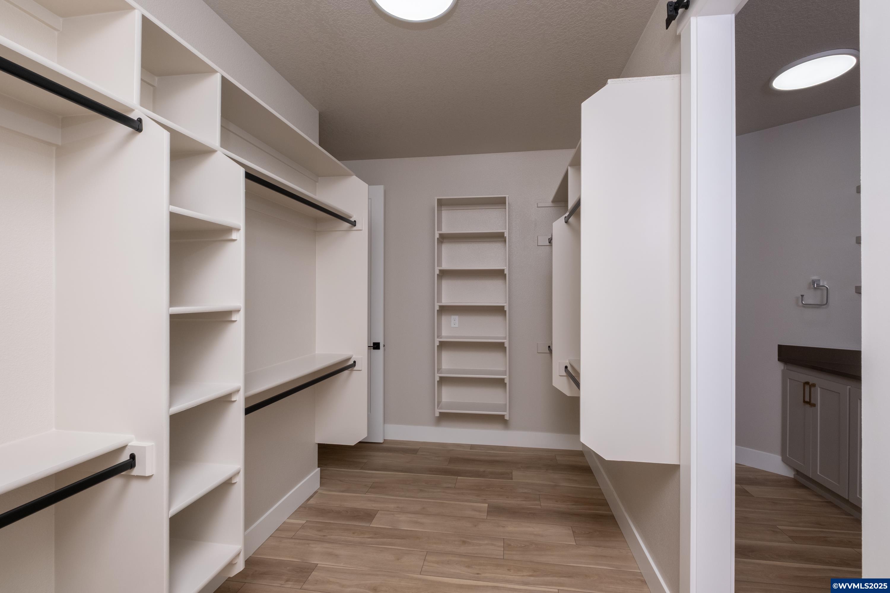 Turner, Oregon 97392, United States, 3 Bedrooms Bedrooms, ,3 BathroomsBathrooms,Residential,Active,35002