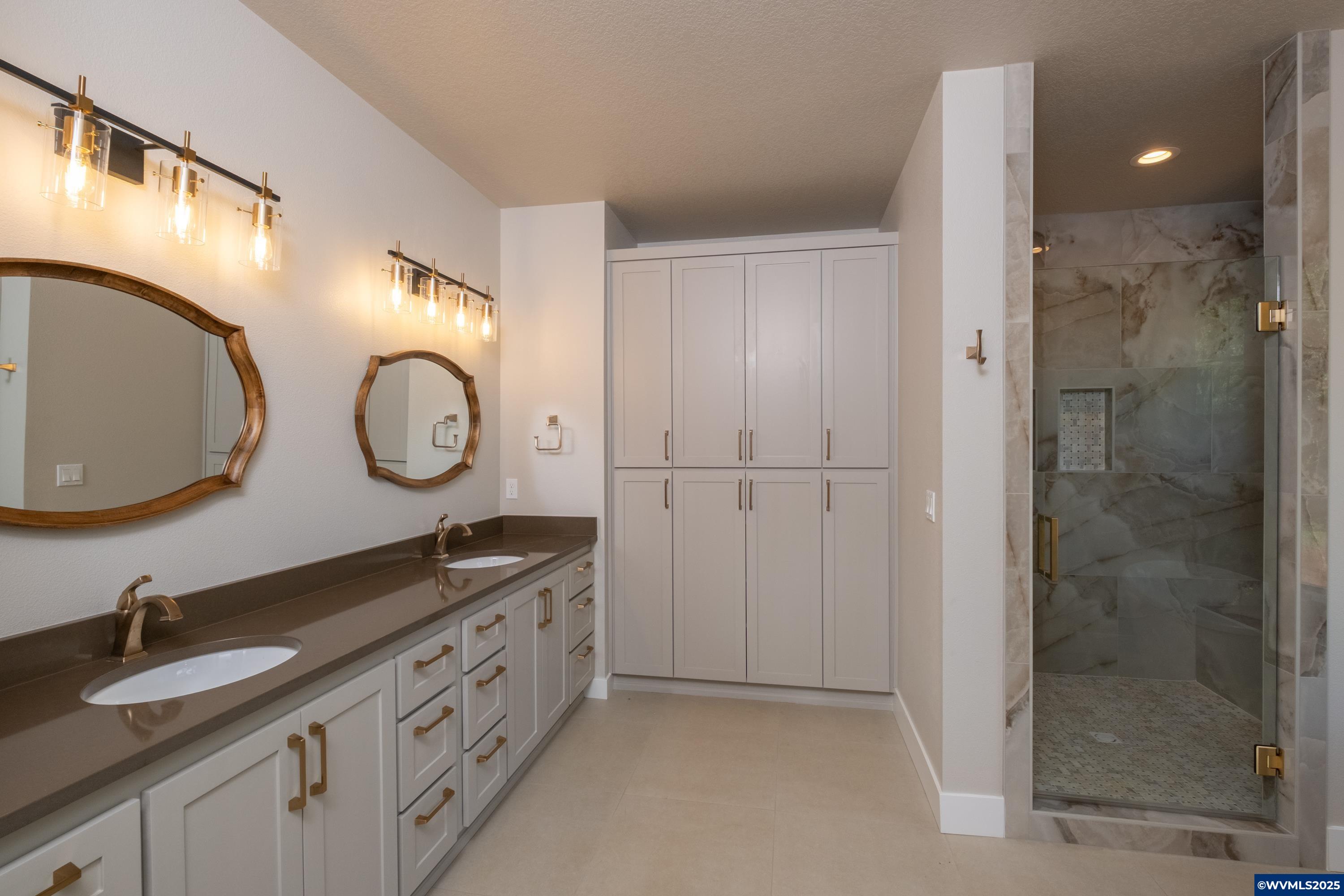 Turner, Oregon 97392, United States, 3 Bedrooms Bedrooms, ,3 BathroomsBathrooms,Residential,Active,35002