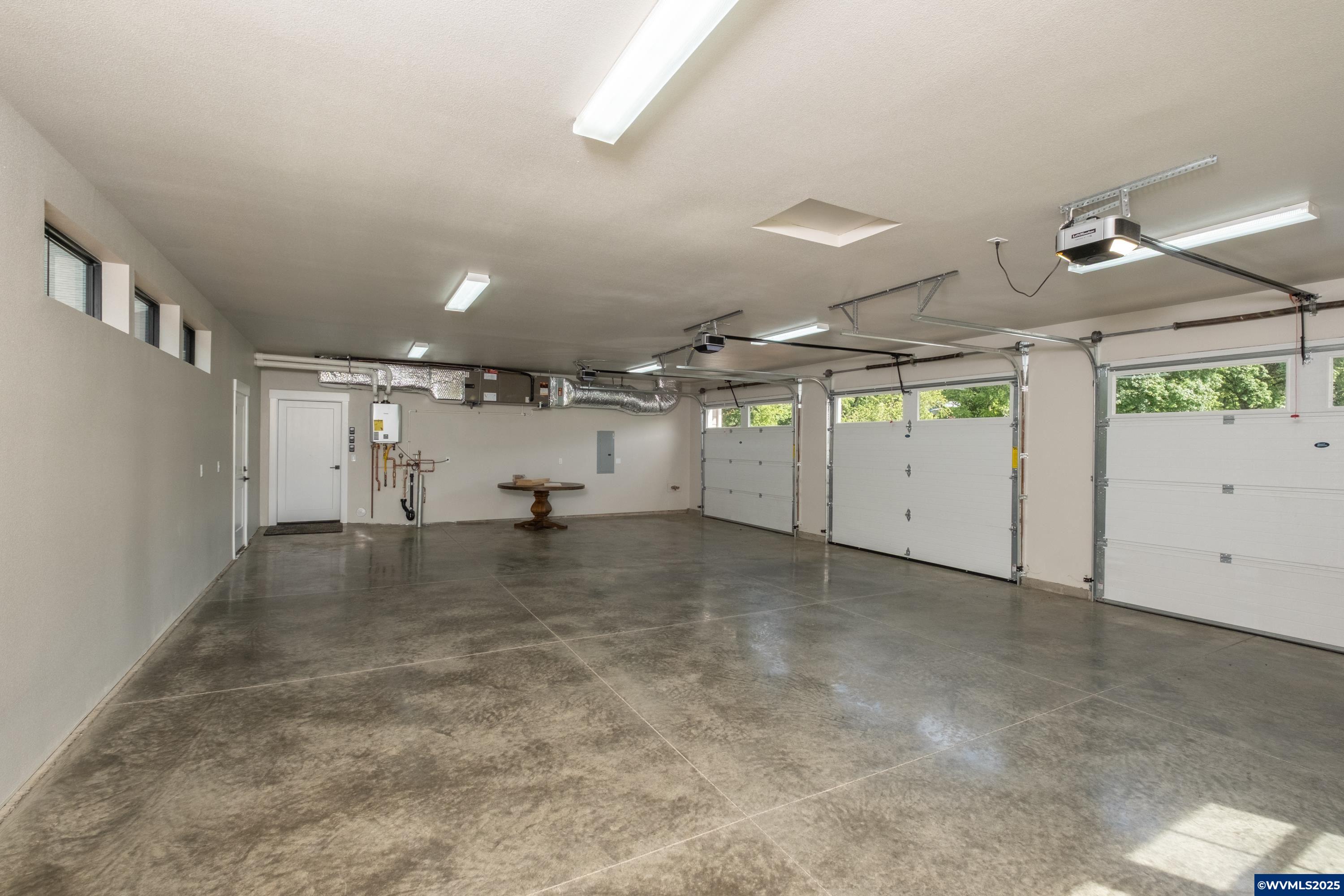 Turner, Oregon 97392, United States, 3 Bedrooms Bedrooms, ,3 BathroomsBathrooms,Residential,Active,35002