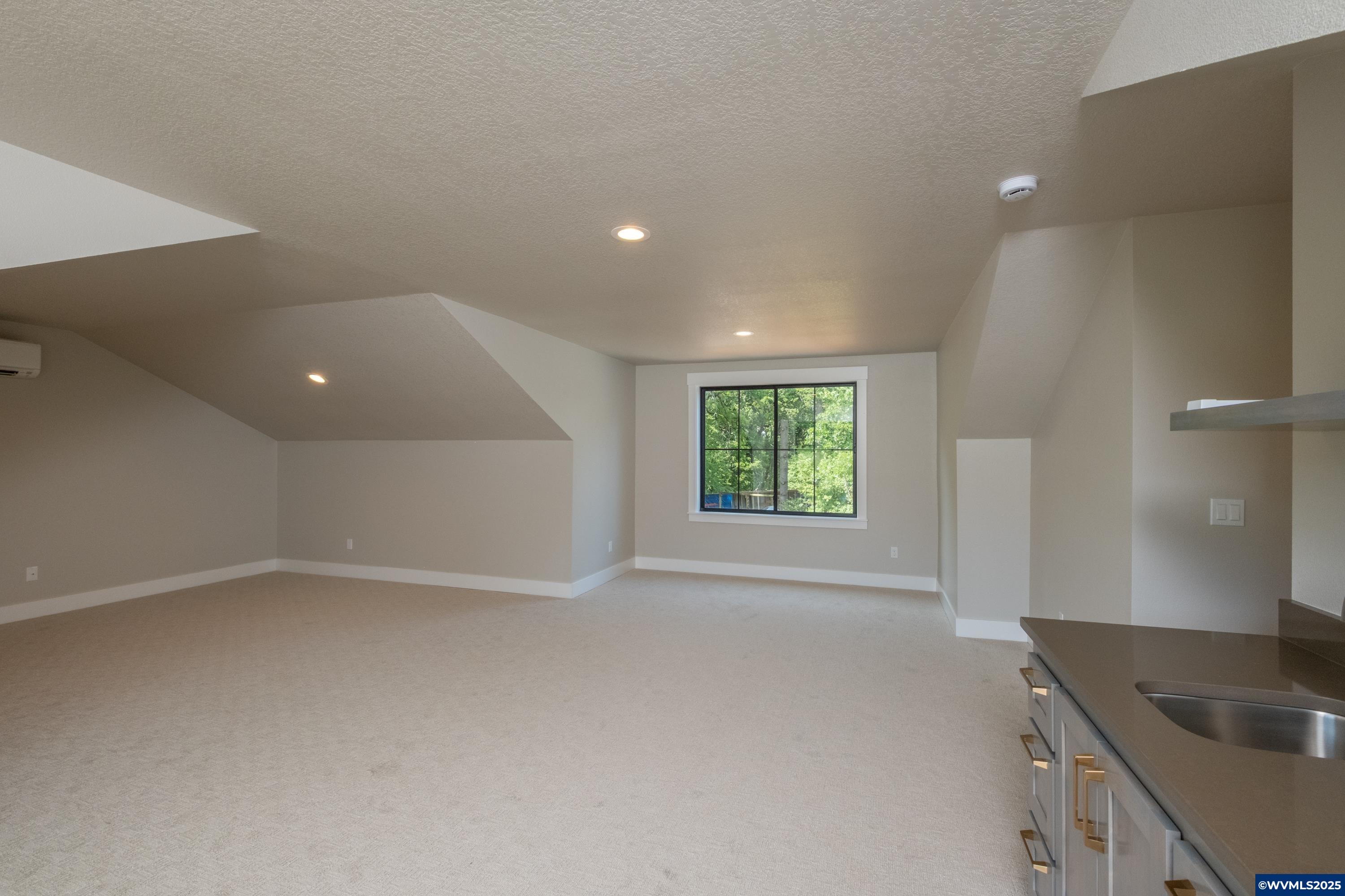 Turner, Oregon 97392, United States, 3 Bedrooms Bedrooms, ,3 BathroomsBathrooms,Residential,Active,35002