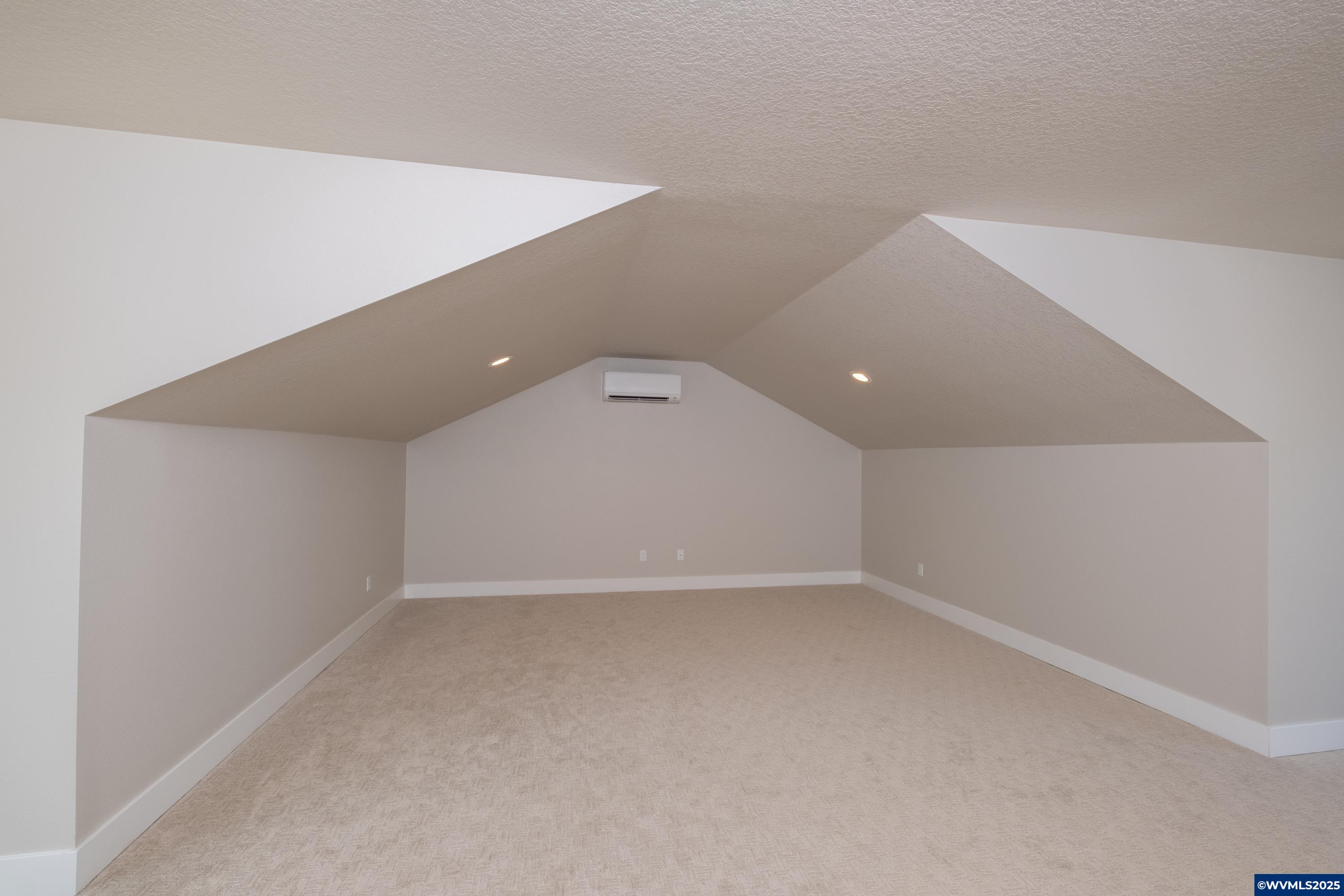 Turner, Oregon 97392, United States, 3 Bedrooms Bedrooms, ,3 BathroomsBathrooms,Residential,Active,35002