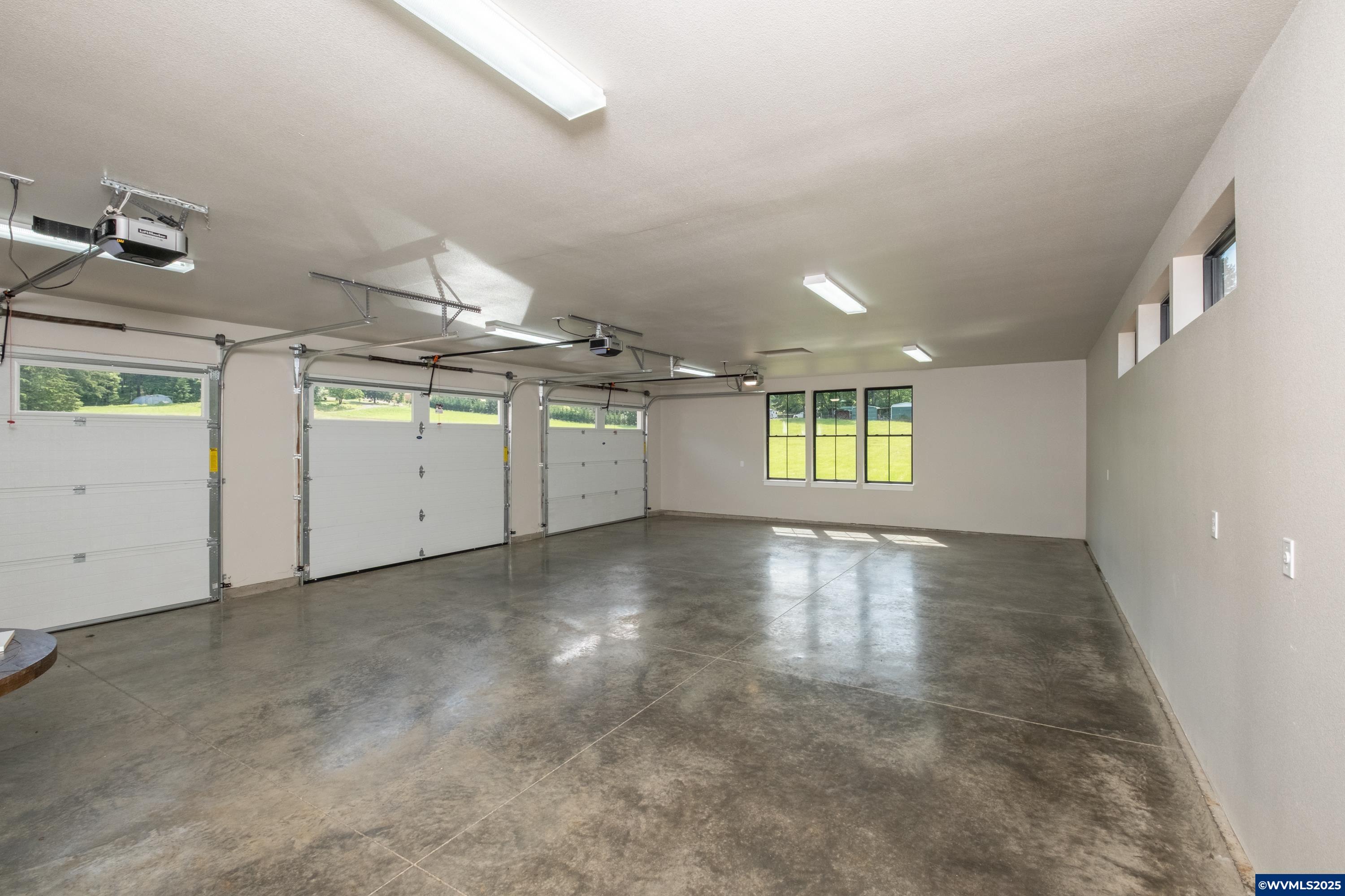 Turner, Oregon 97392, United States, 3 Bedrooms Bedrooms, ,3 BathroomsBathrooms,Residential,Active,35002