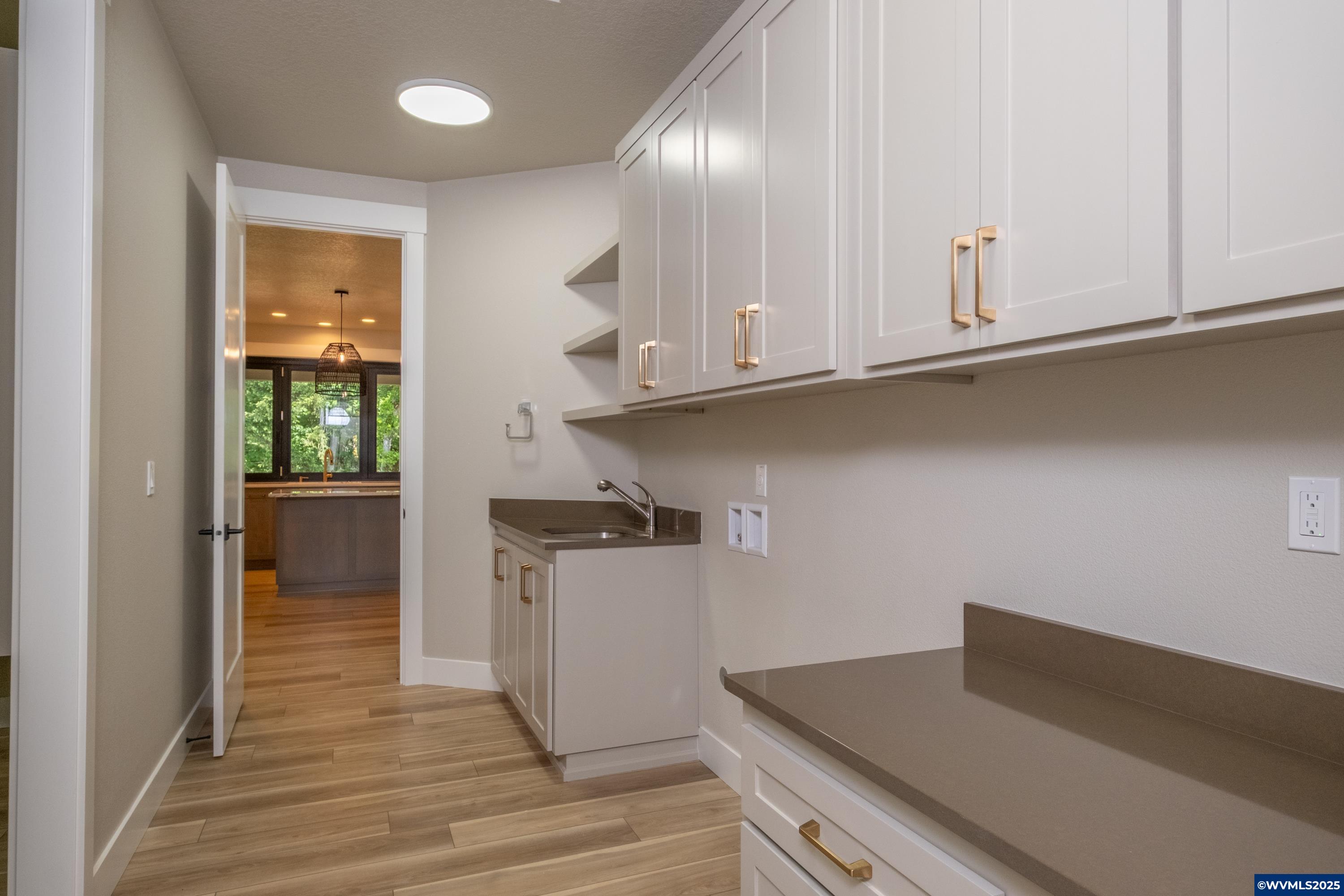 Turner, Oregon 97392, United States, 3 Bedrooms Bedrooms, ,3 BathroomsBathrooms,Residential,Active,35002