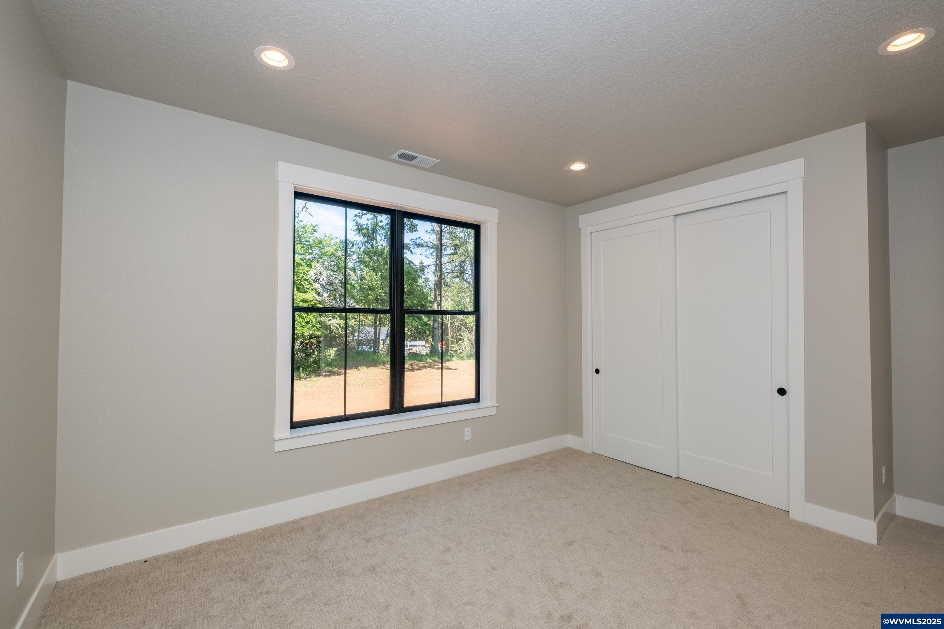 Turner, Oregon 97392, United States, 3 Bedrooms Bedrooms, ,3 BathroomsBathrooms,Residential,Active,35002