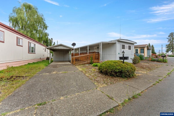 570 N 10TH AVE, CORNELIUS, OR 97113 - Image d51cf8a15edd485e4f06de8ff37ad35b/586024420