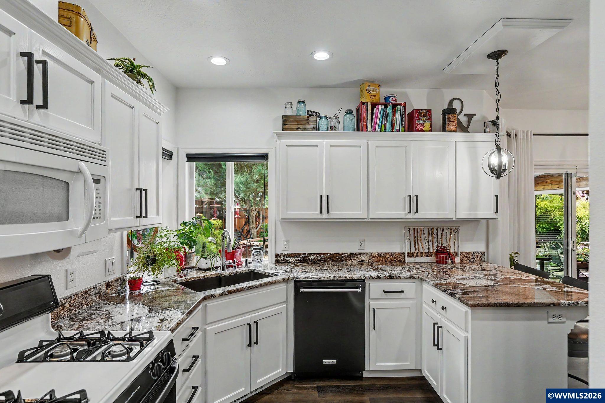 1825 Bentley St