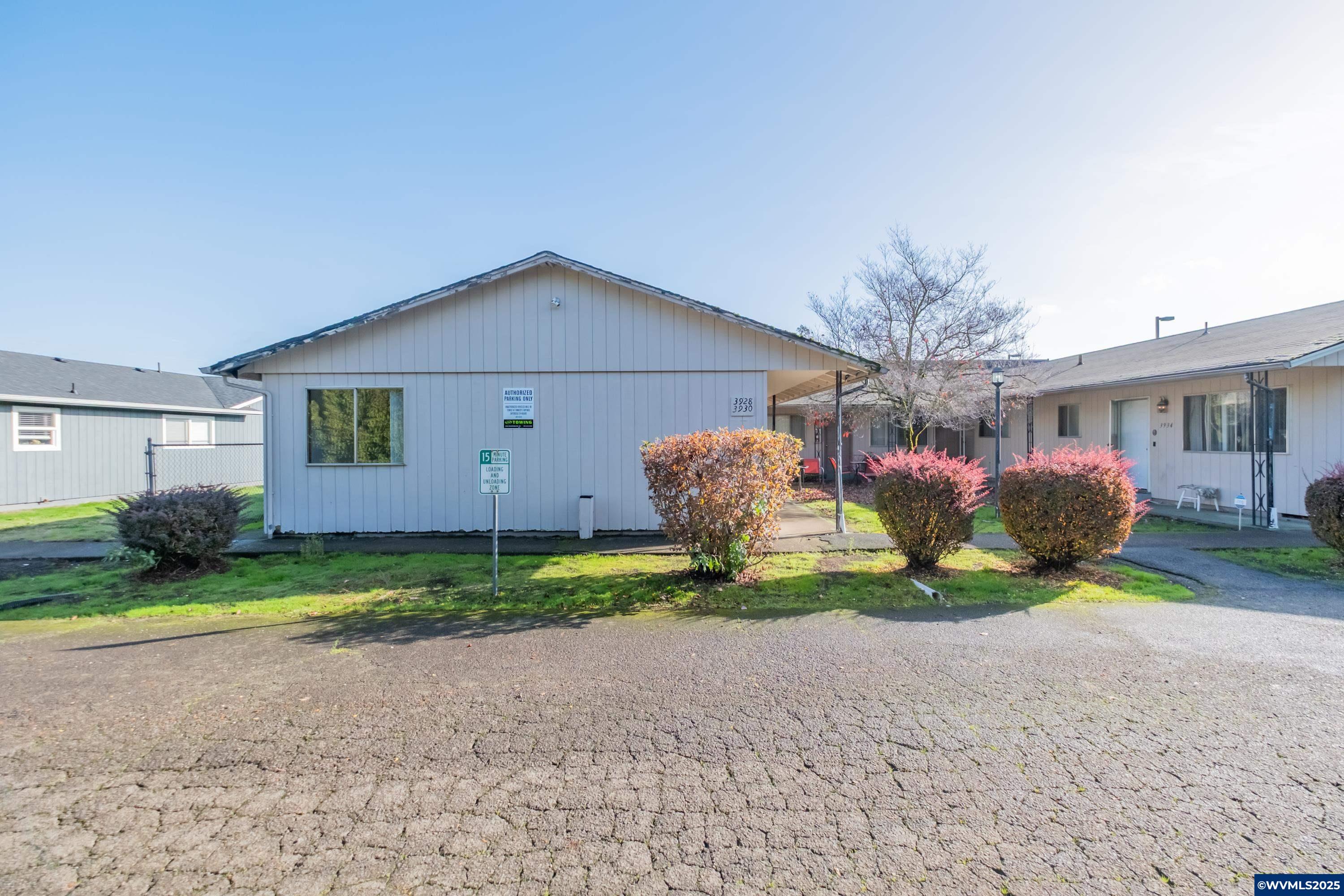 Salem, Oregon 97301, United States, 8 Bedrooms Bedrooms, ,4 BathroomsBathrooms,Residential,Active,242495