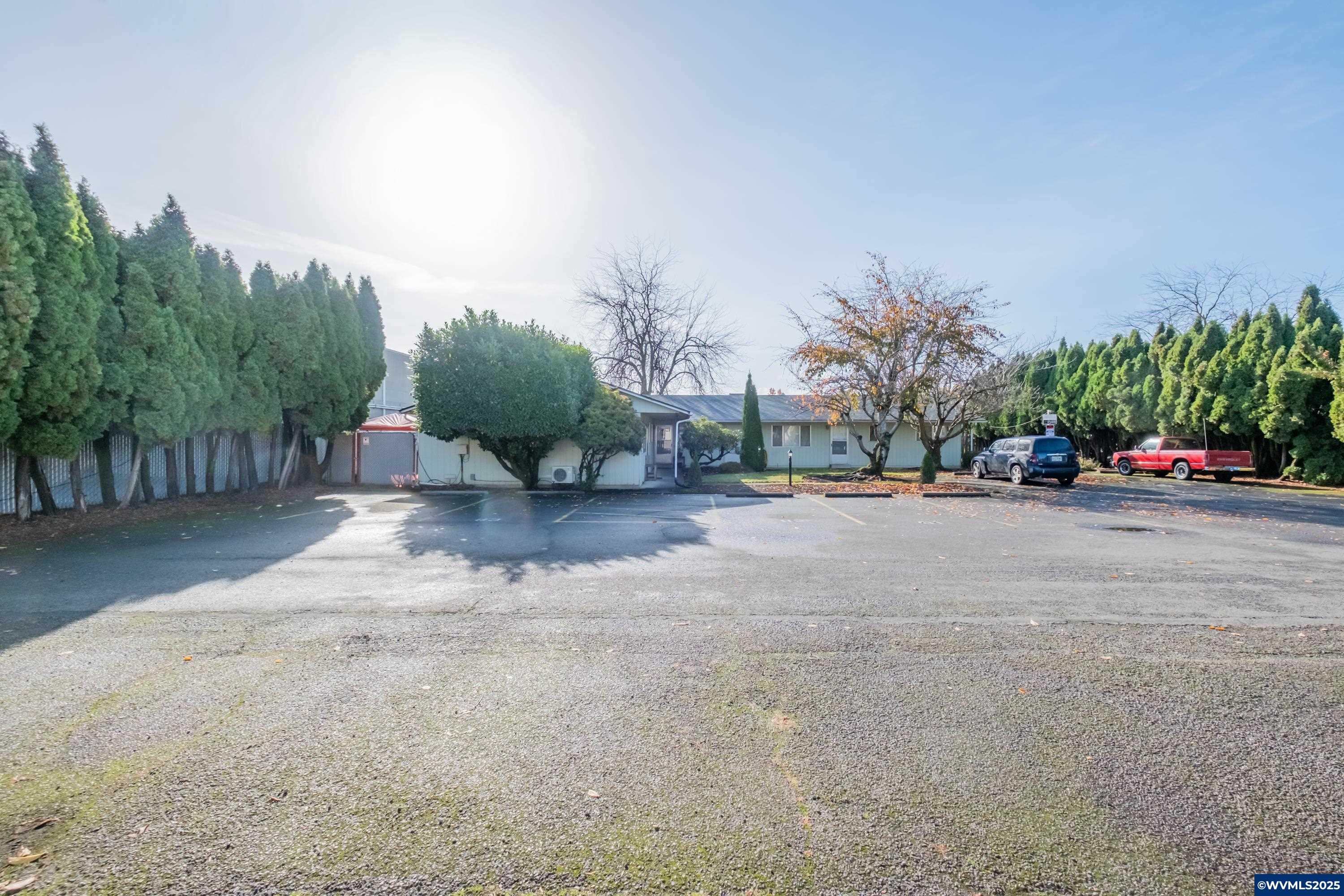 Salem, Oregon 97301, United States, 8 Bedrooms Bedrooms, ,4 BathroomsBathrooms,Residential,Active,242495