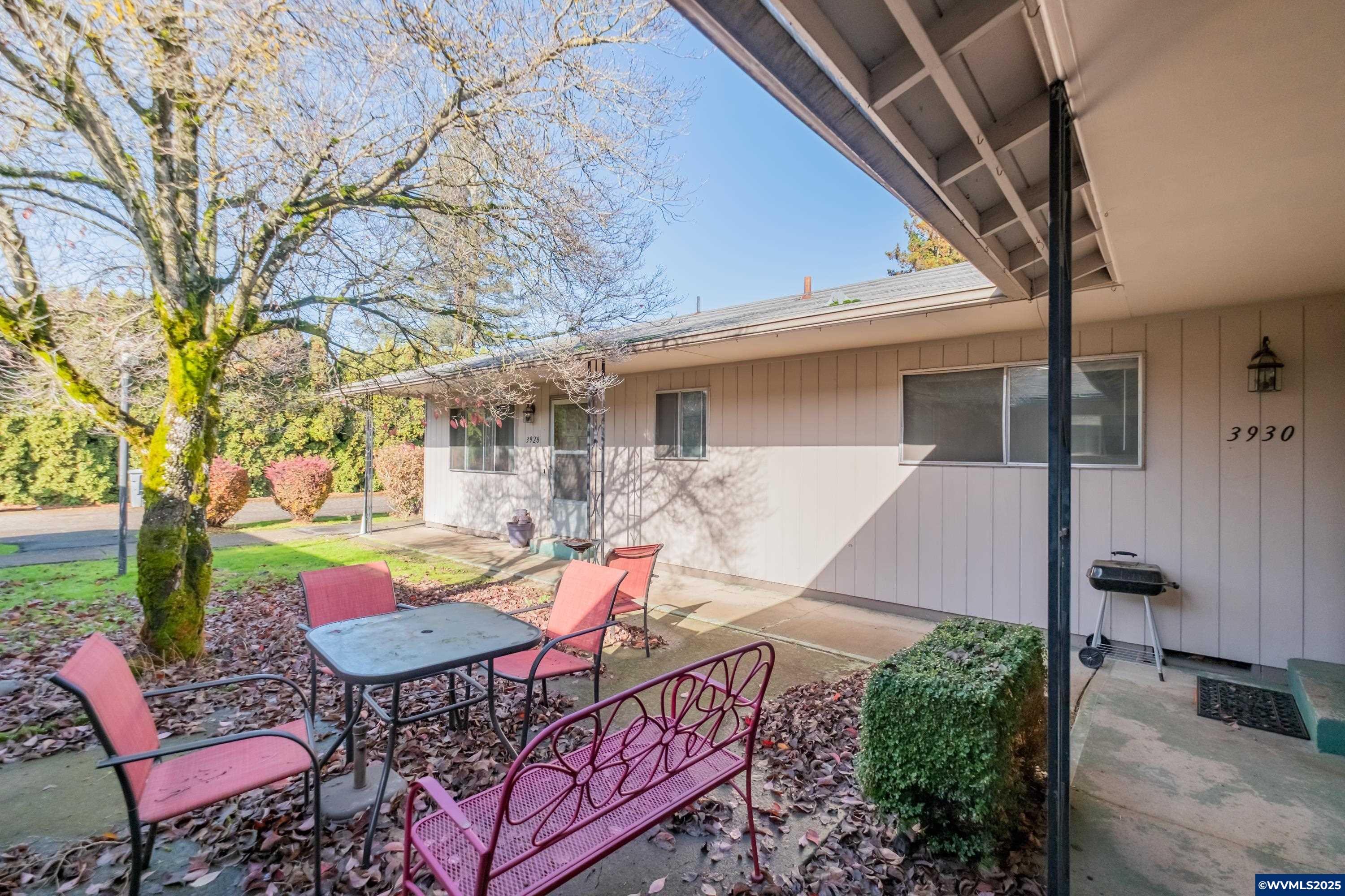 Salem, Oregon 97301, United States, 8 Bedrooms Bedrooms, ,4 BathroomsBathrooms,Residential,Active,242495