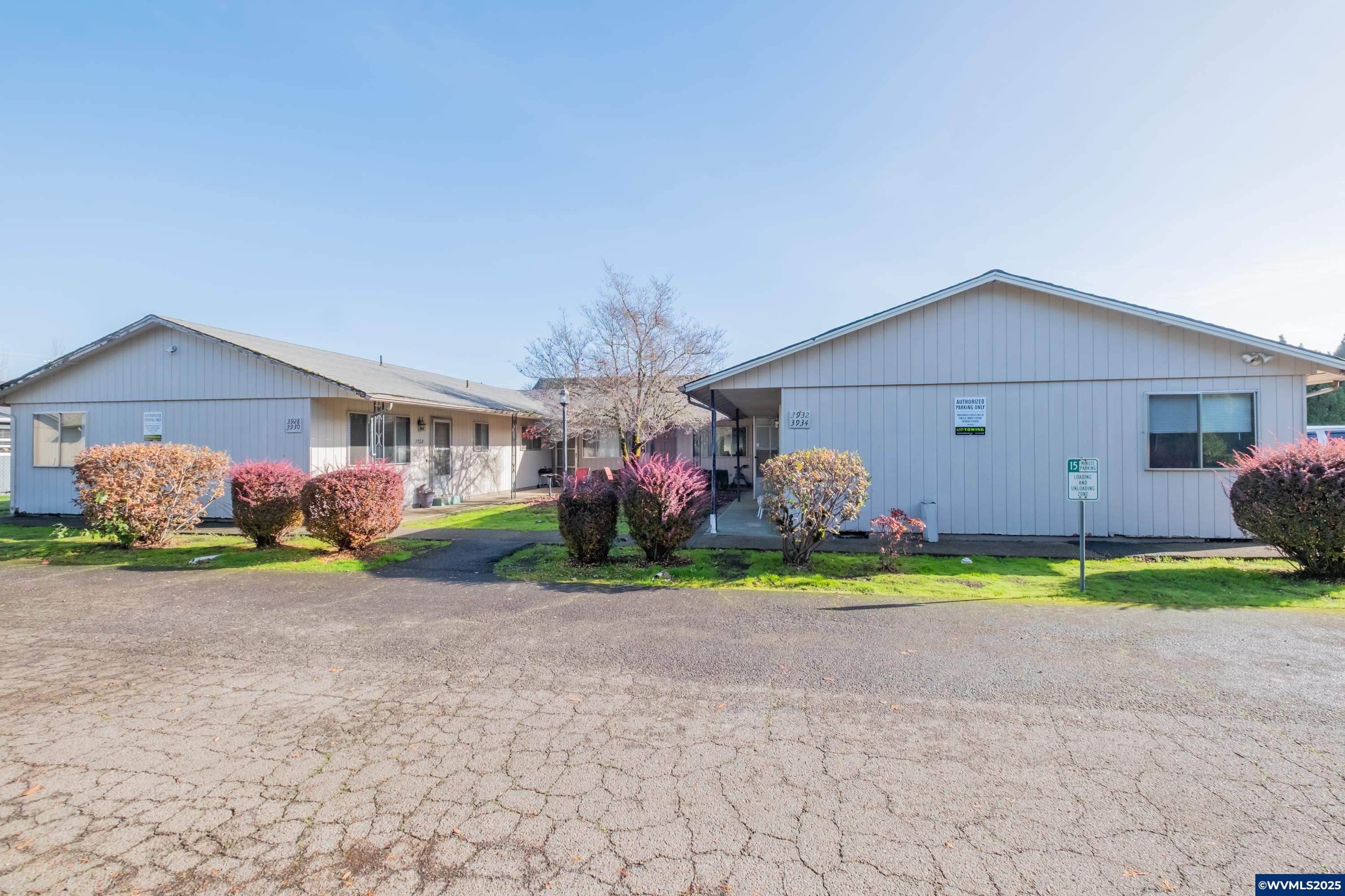 Salem, Oregon 97301, United States, 8 Bedrooms Bedrooms, ,4 BathroomsBathrooms,Residential,Active,242495