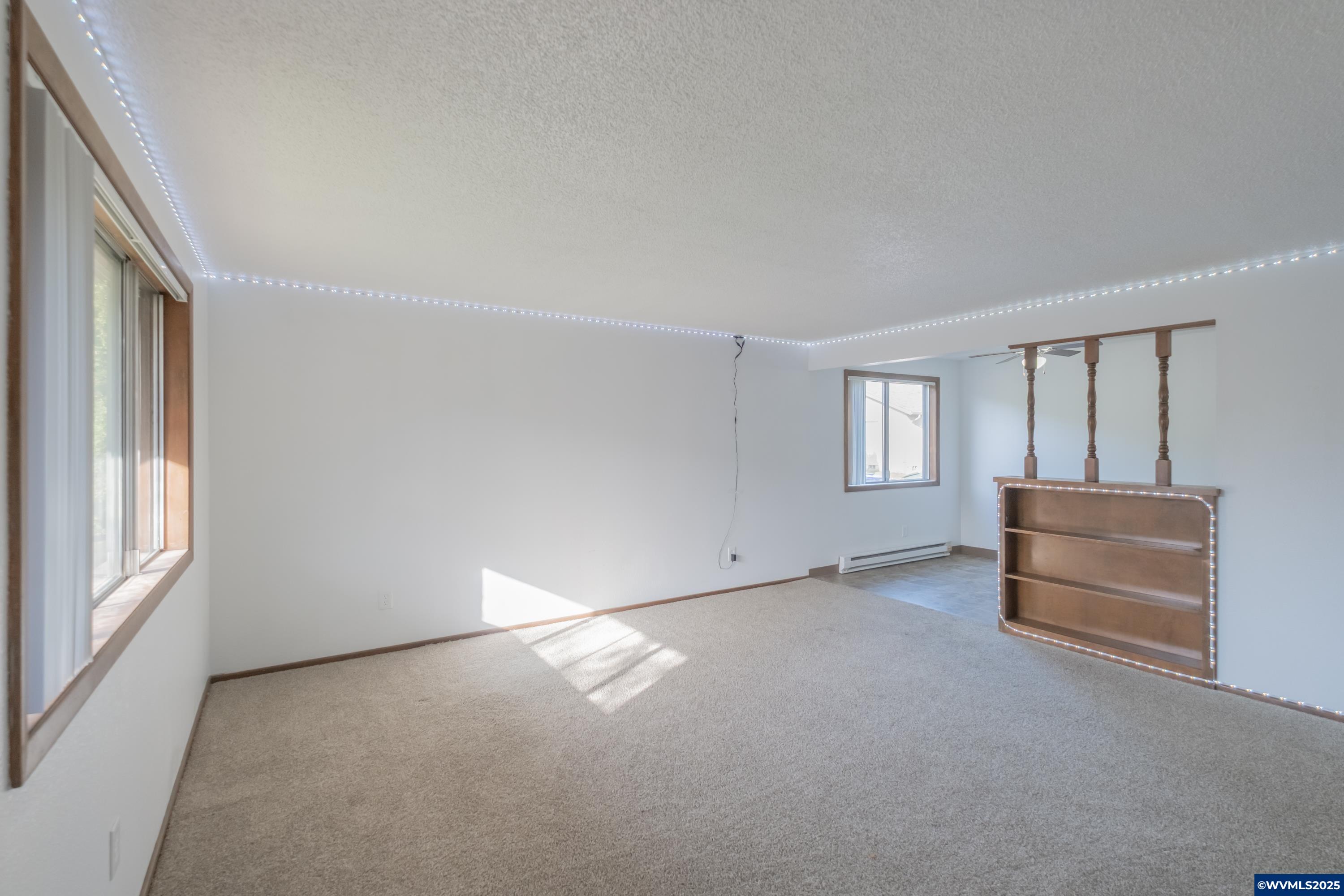 Salem, Oregon 97301, United States, 8 Bedrooms Bedrooms, ,4 BathroomsBathrooms,Residential,Active,242495