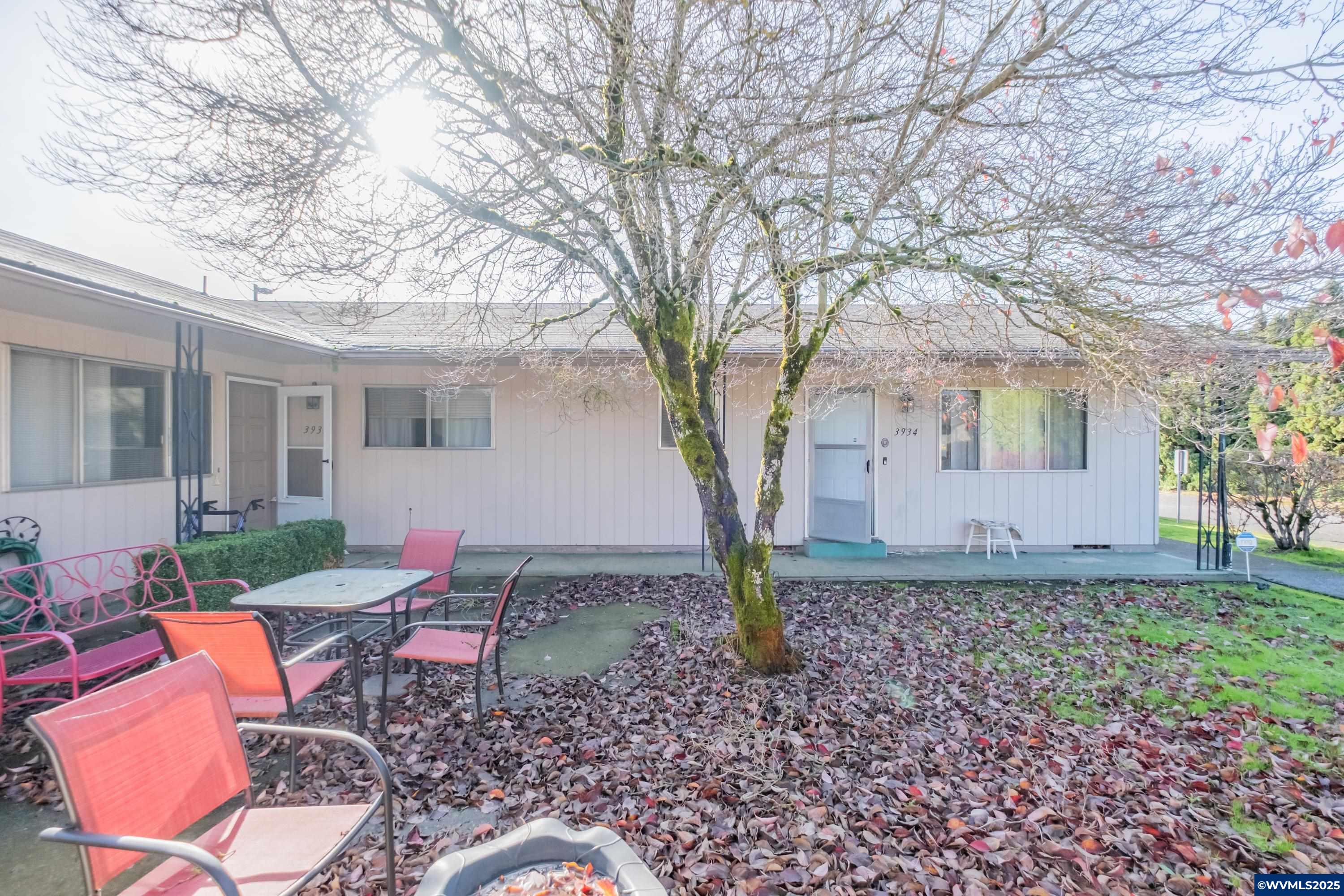 Salem, Oregon 97301, United States, 8 Bedrooms Bedrooms, ,4 BathroomsBathrooms,Residential,Active,242495