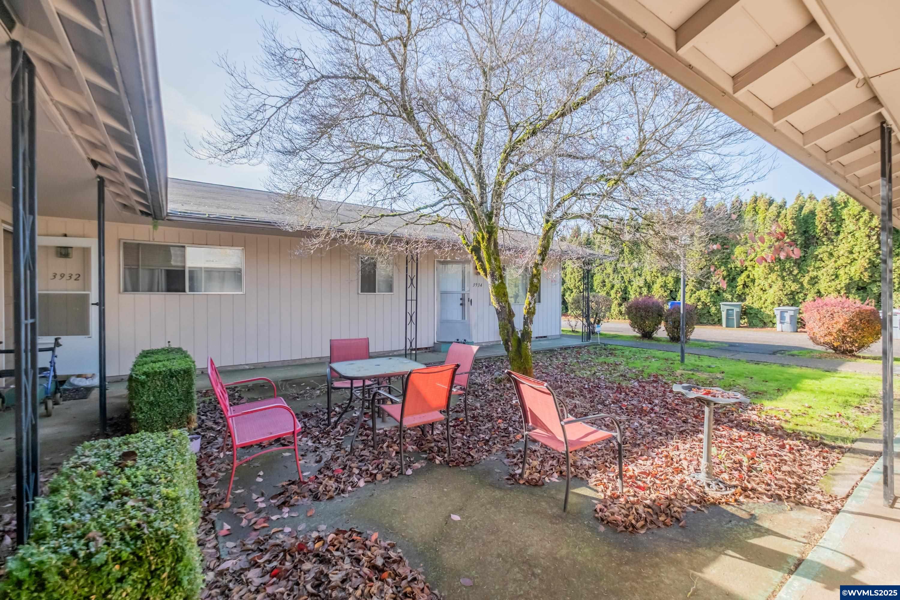 Salem, Oregon 97301, United States, 8 Bedrooms Bedrooms, ,4 BathroomsBathrooms,Residential,Active,242495