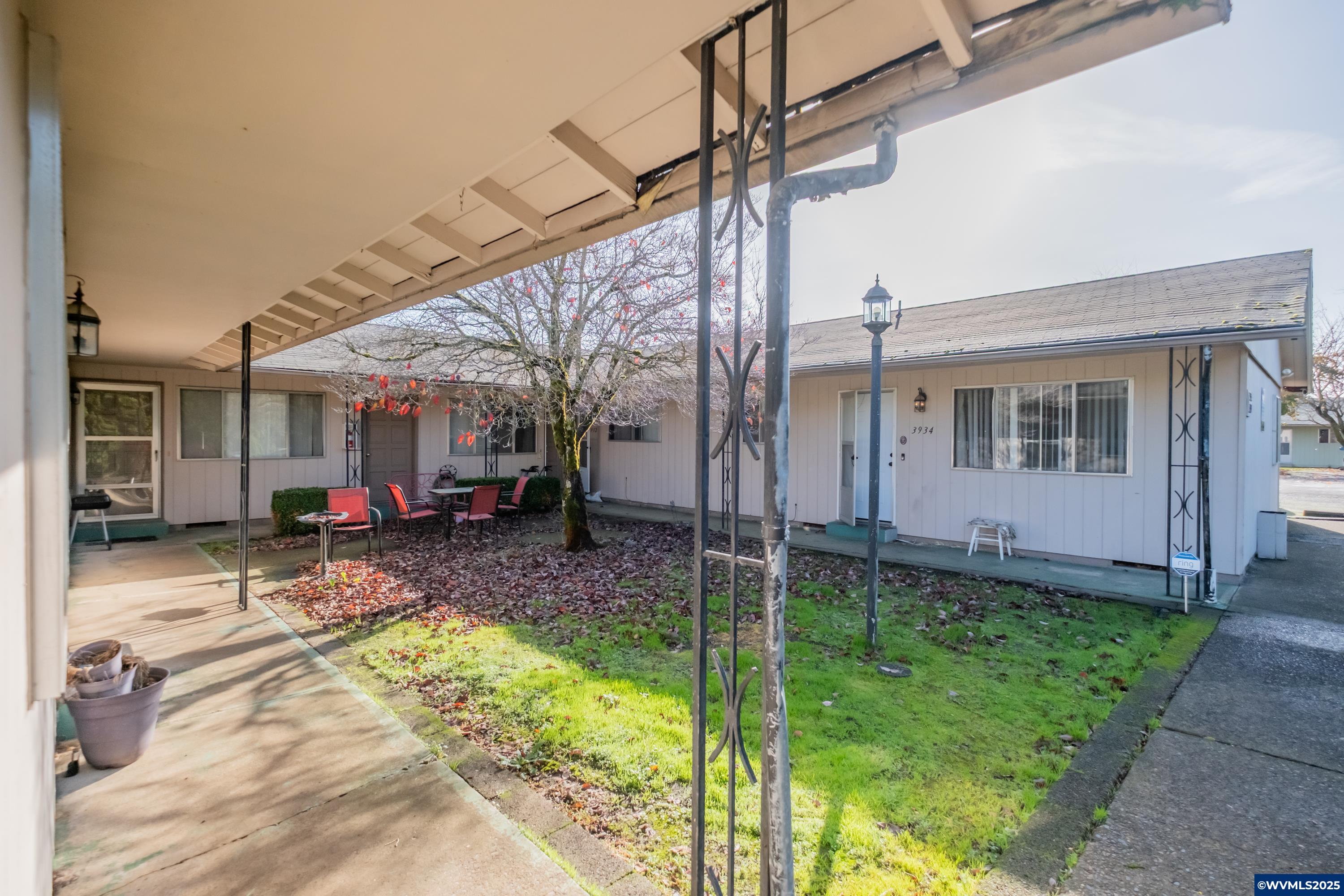 Salem, Oregon 97301, United States, 8 Bedrooms Bedrooms, ,4 BathroomsBathrooms,Residential,Active,242495