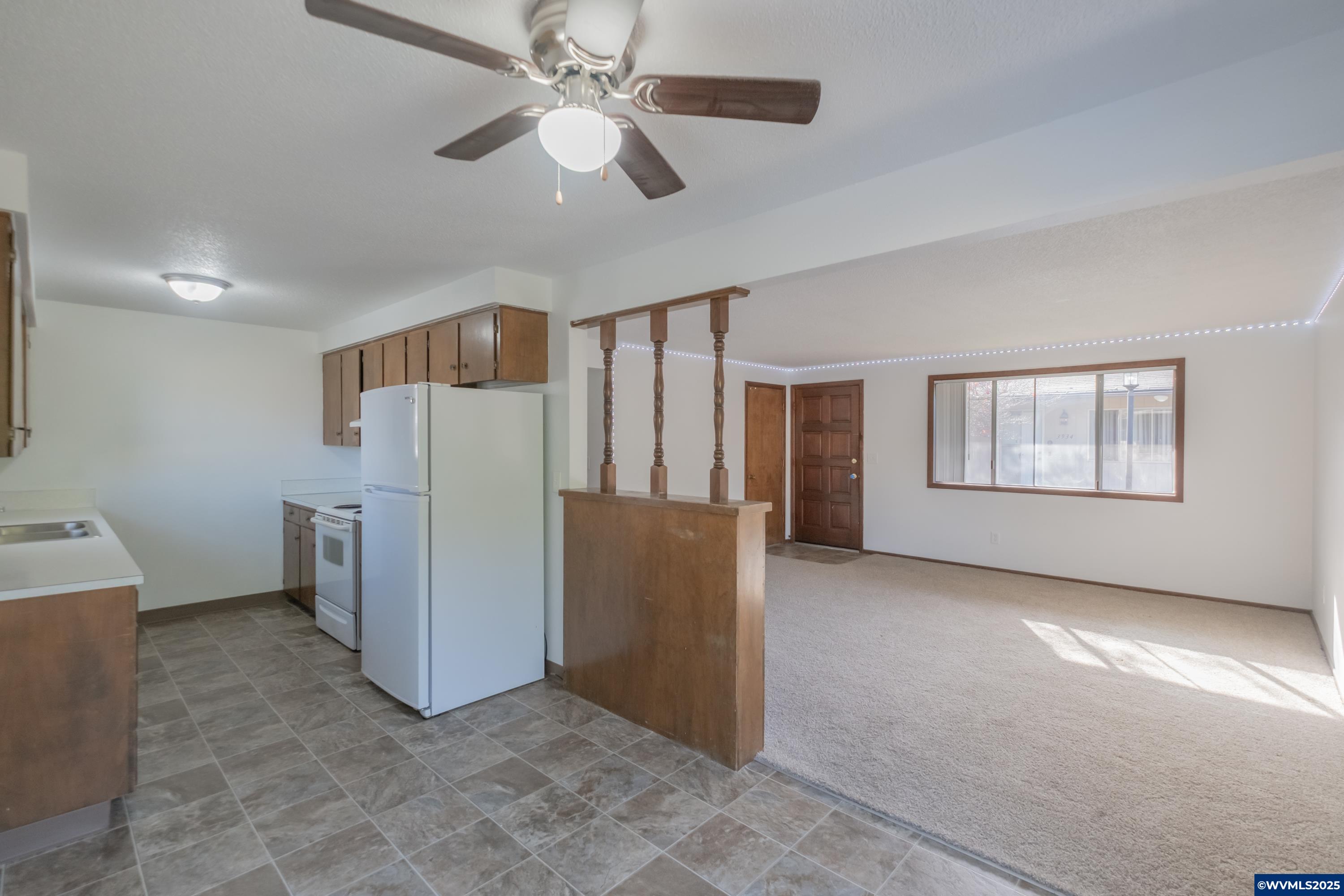 Salem, Oregon 97301, United States, 8 Bedrooms Bedrooms, ,4 BathroomsBathrooms,Residential,Active,242495