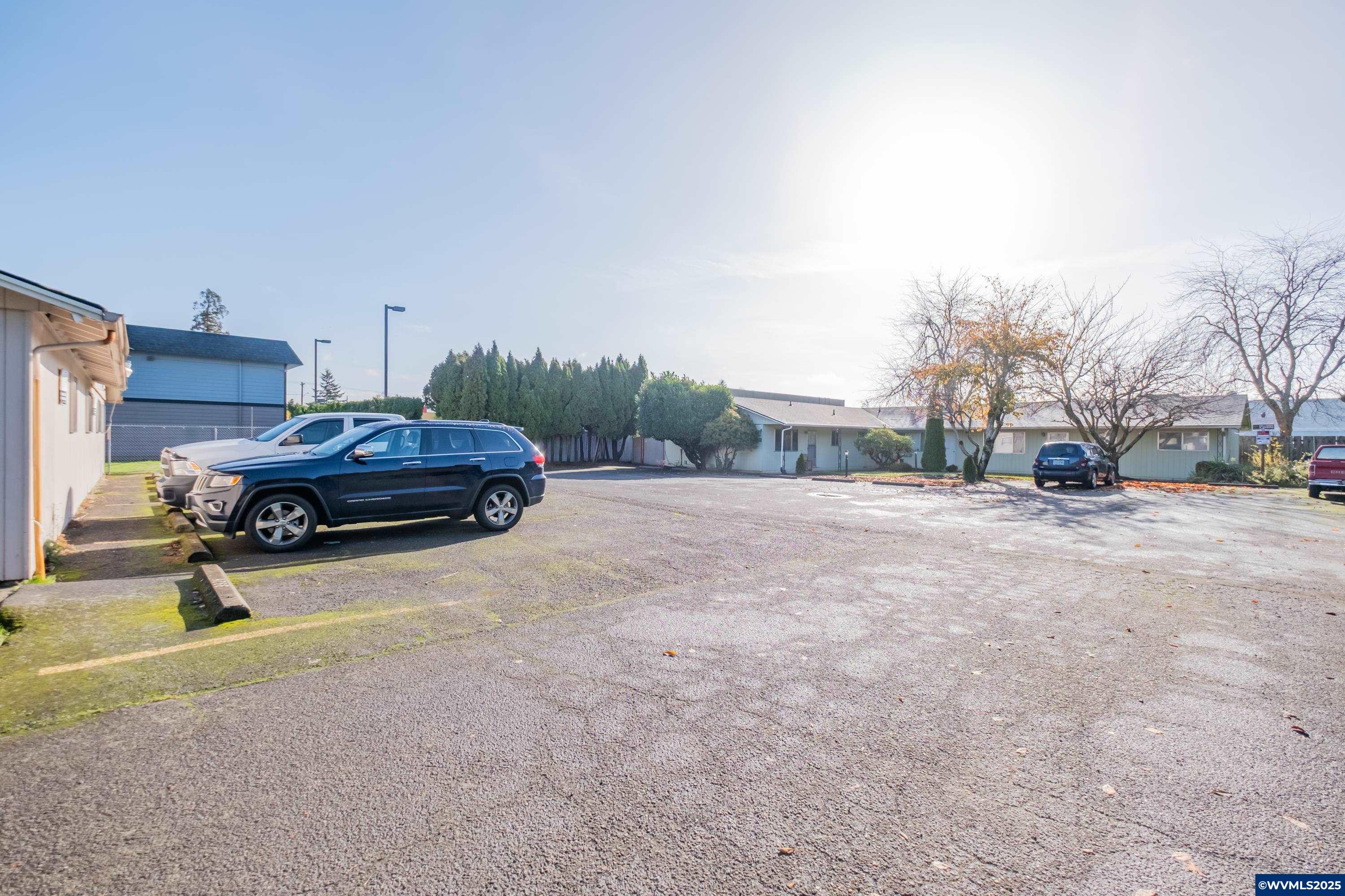 Salem, Oregon 97301, United States, 8 Bedrooms Bedrooms, ,4 BathroomsBathrooms,Residential,Active,242495