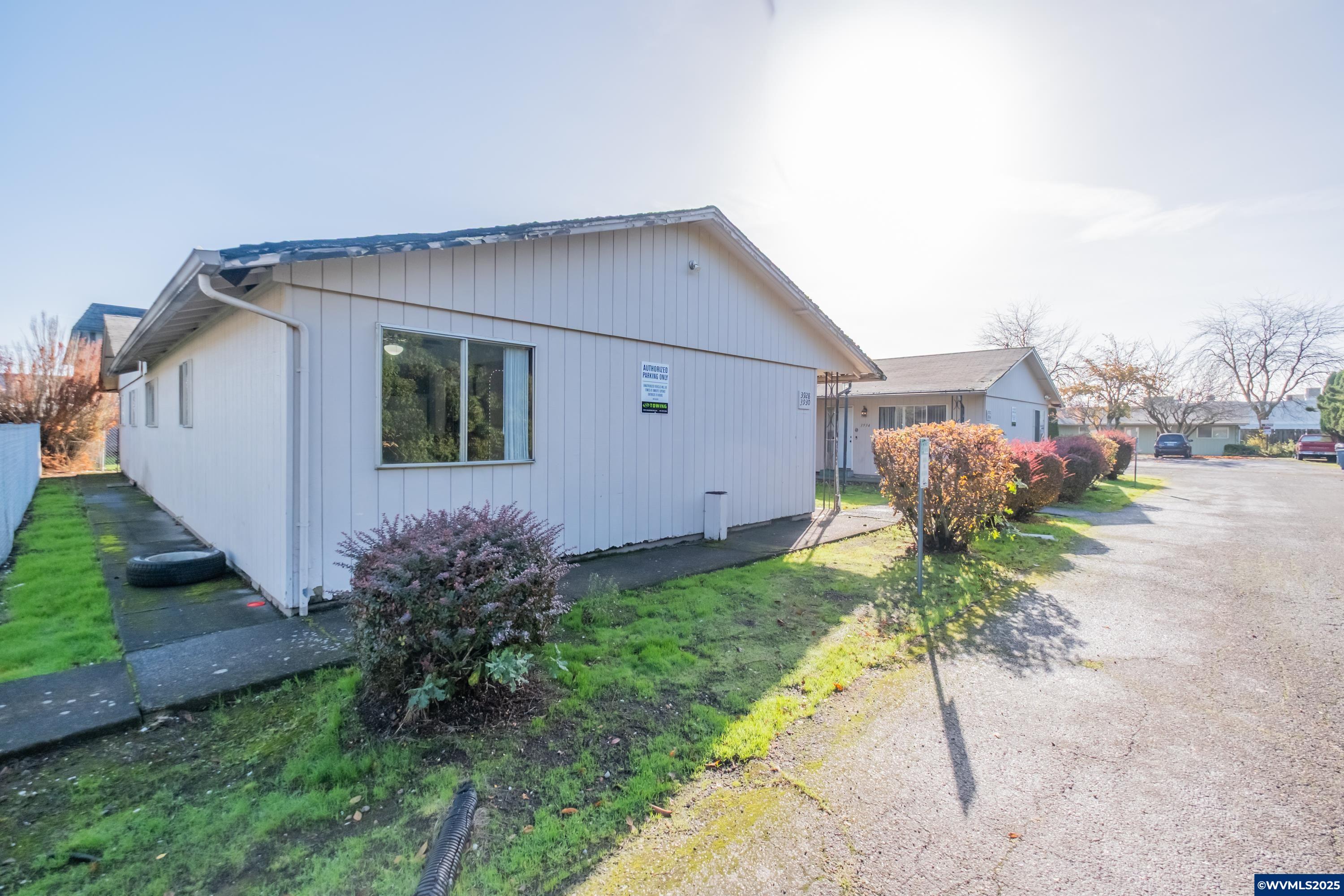 Salem, Oregon 97301, United States, 8 Bedrooms Bedrooms, ,4 BathroomsBathrooms,Residential,Active,242495