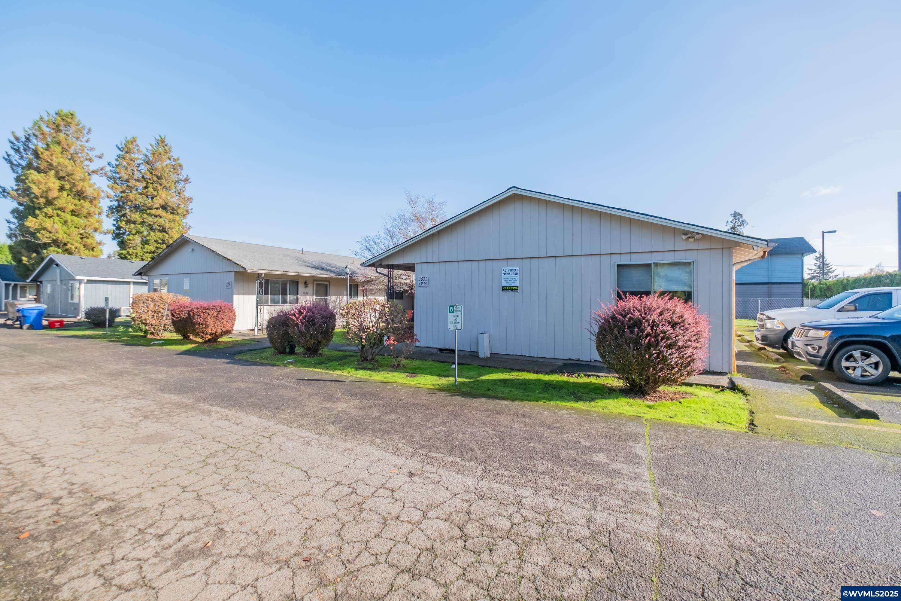 Salem, Oregon 97301, United States, 8 Bedrooms Bedrooms, ,4 BathroomsBathrooms,Residential,Active,242495