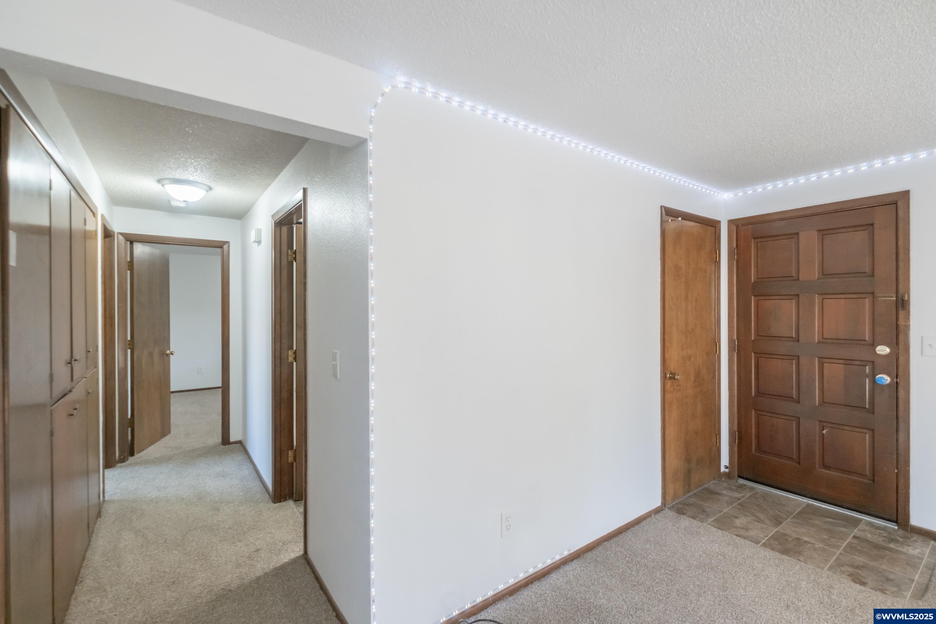 Salem, Oregon 97301, United States, 8 Bedrooms Bedrooms, ,4 BathroomsBathrooms,Residential,Active,242495