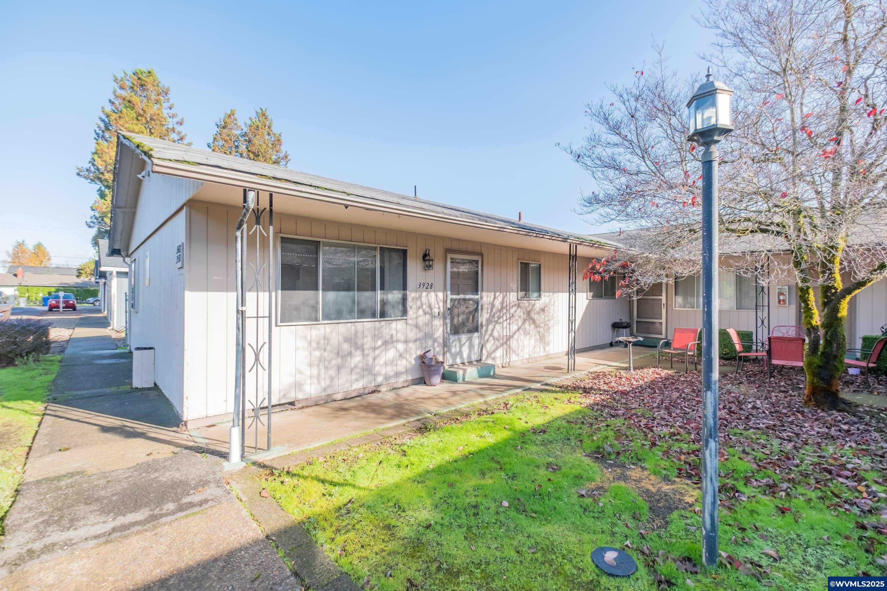 Salem, Oregon 97301, United States, 8 Bedrooms Bedrooms, ,4 BathroomsBathrooms,Residential,Active,242495