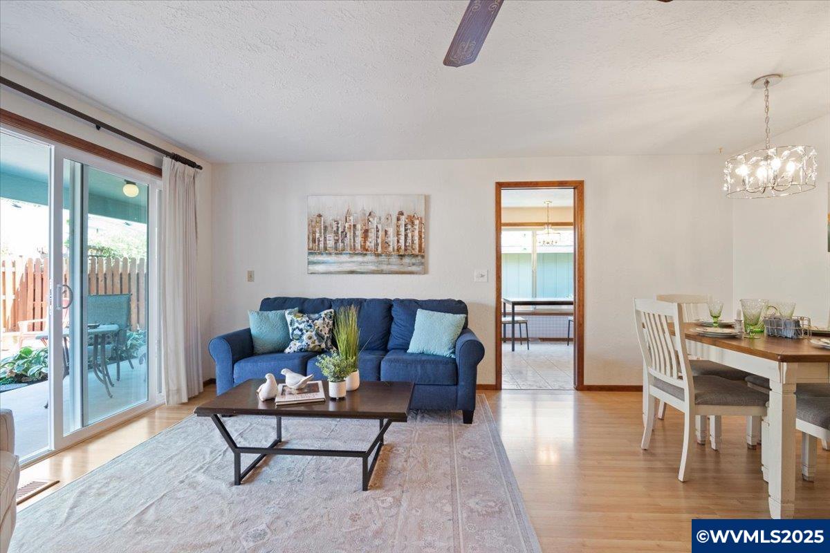 1975 Banyan Ct NW