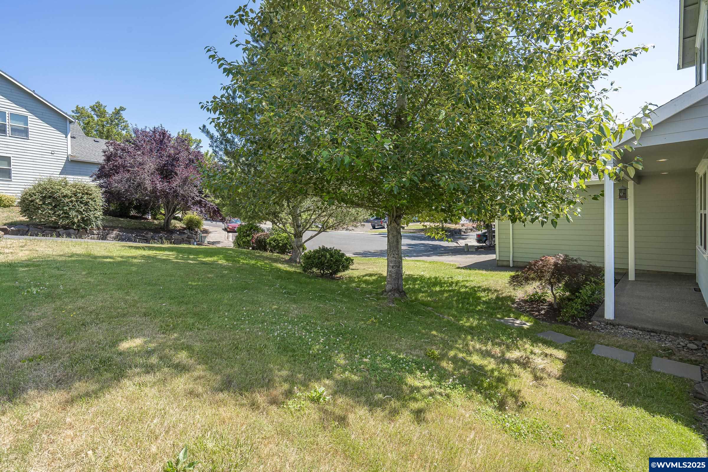 2719 Cherry Hill Ct NW