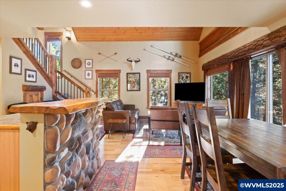 141152 Crescent Moon Dr