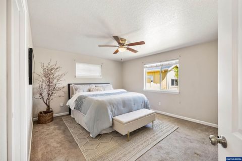  in Sweet Home OR 4572 Live Oak St 11.jpg