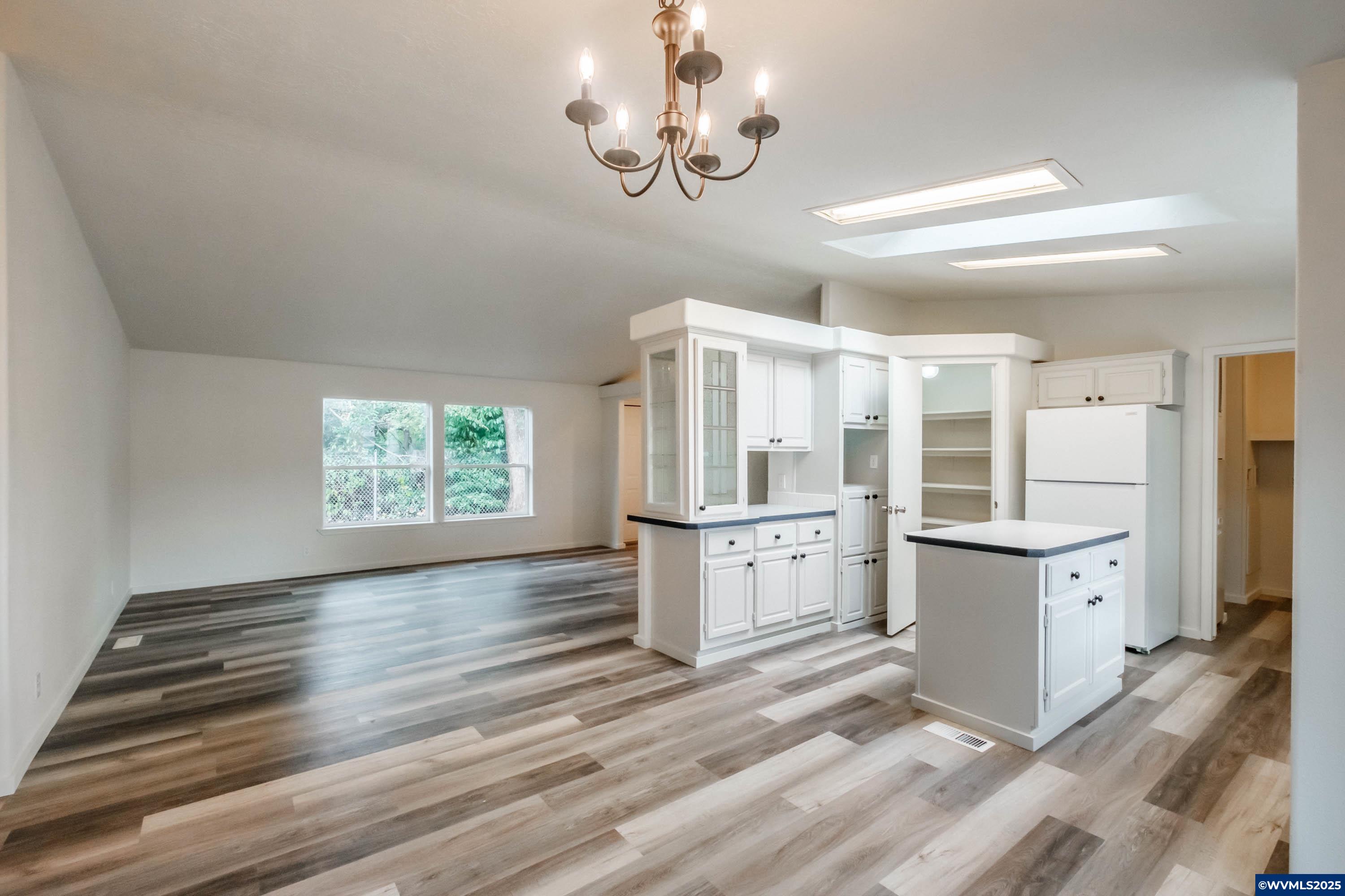 Woodburn, Oregon 97071, United States, 3 Bedrooms Bedrooms, ,2 BathroomsBathrooms,Residential,Active,164496