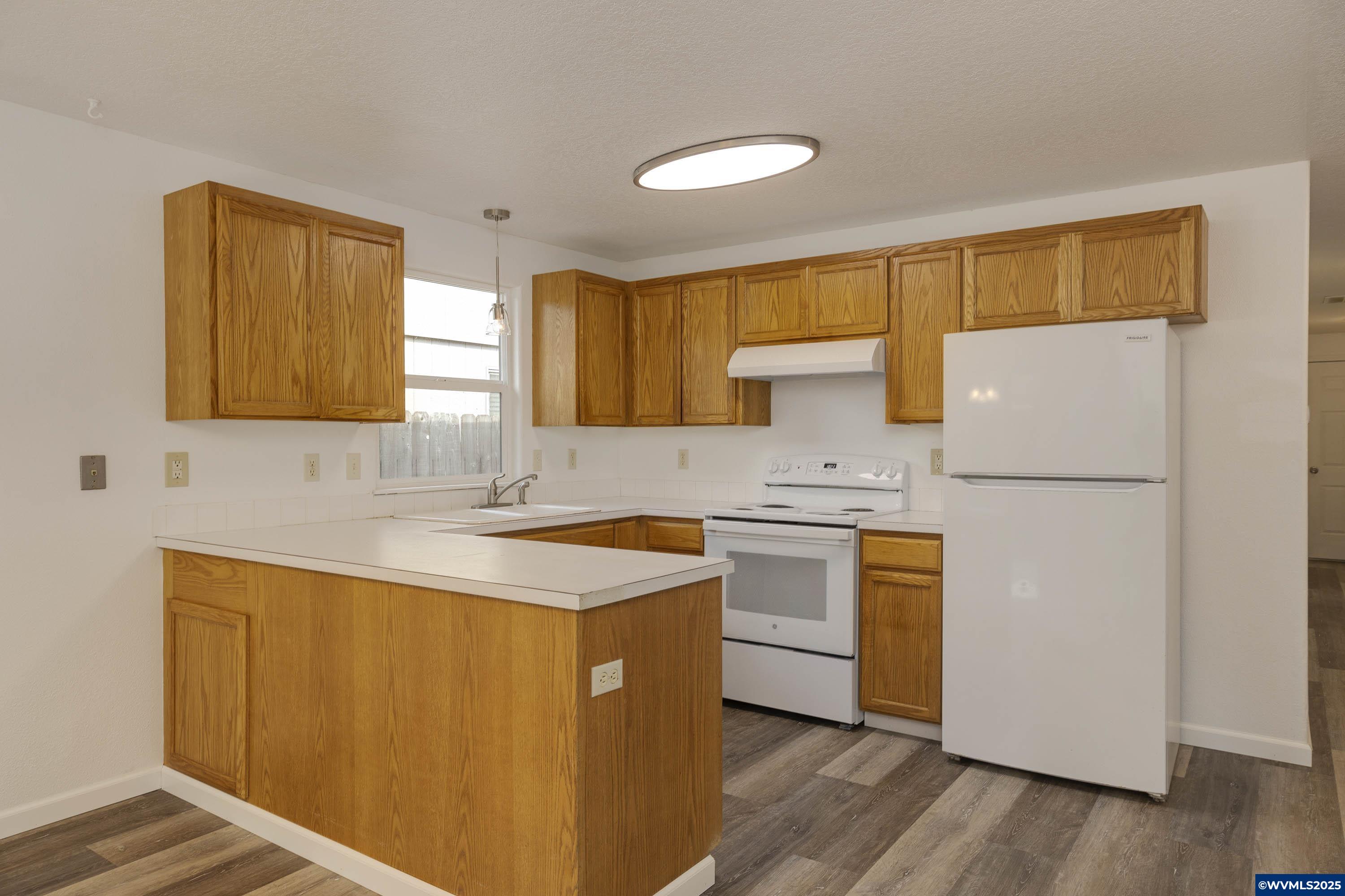 4838 Turquoise Av SE
