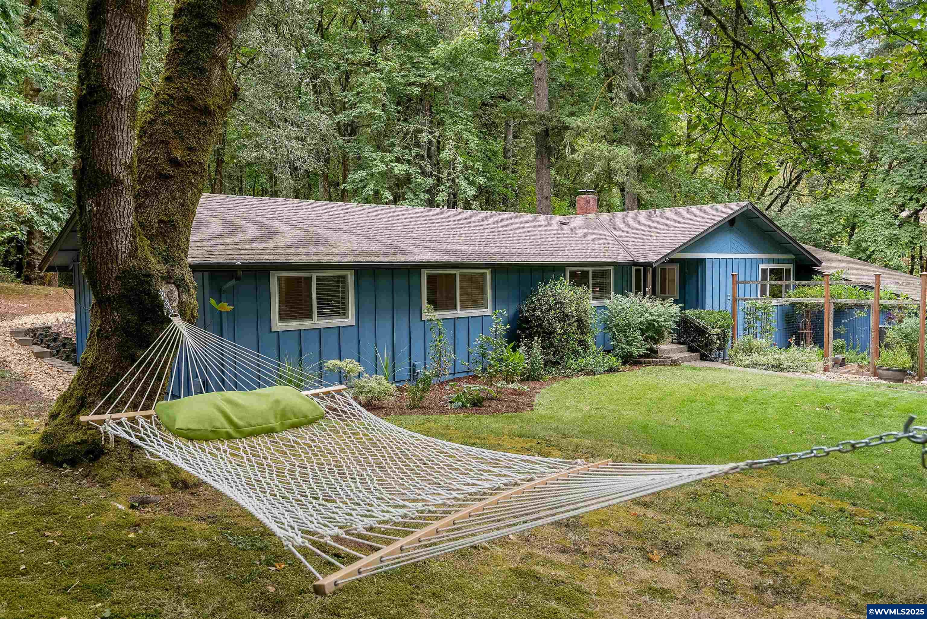 1185 NW Country Hills Dr