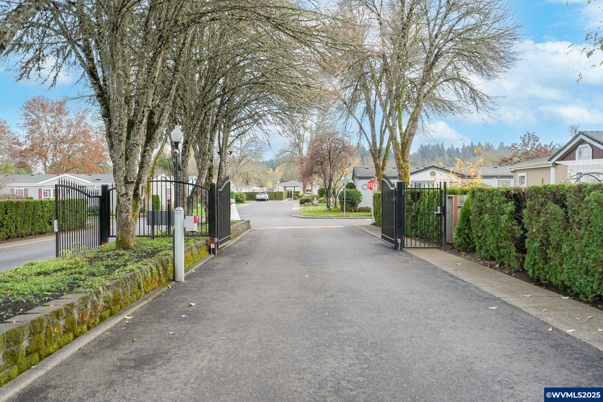 1401 W Ellendale #9 Av