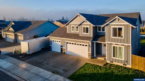 2303 NE Deciduous Av Albany OR 97321