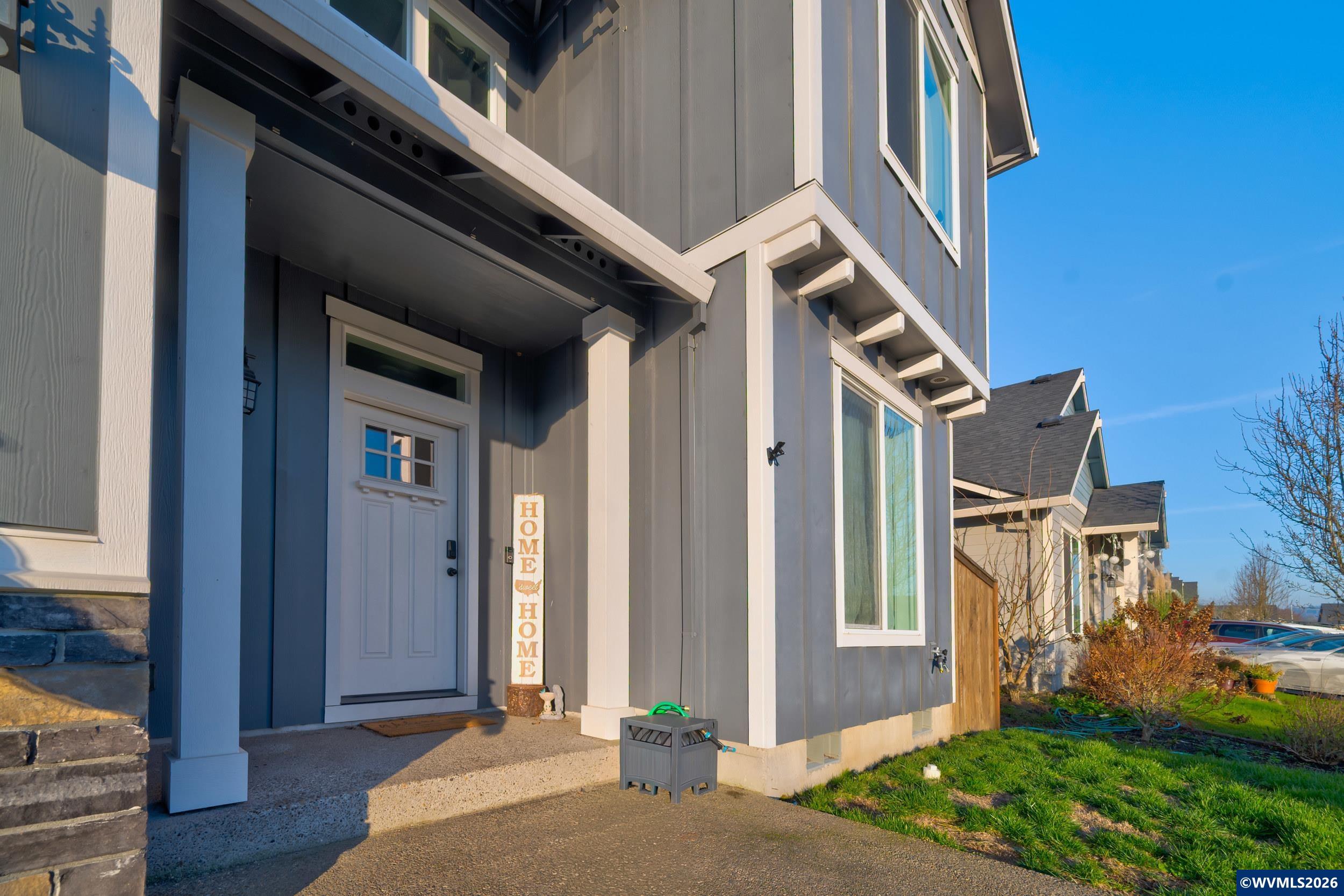 2303 NE Deciduous Av