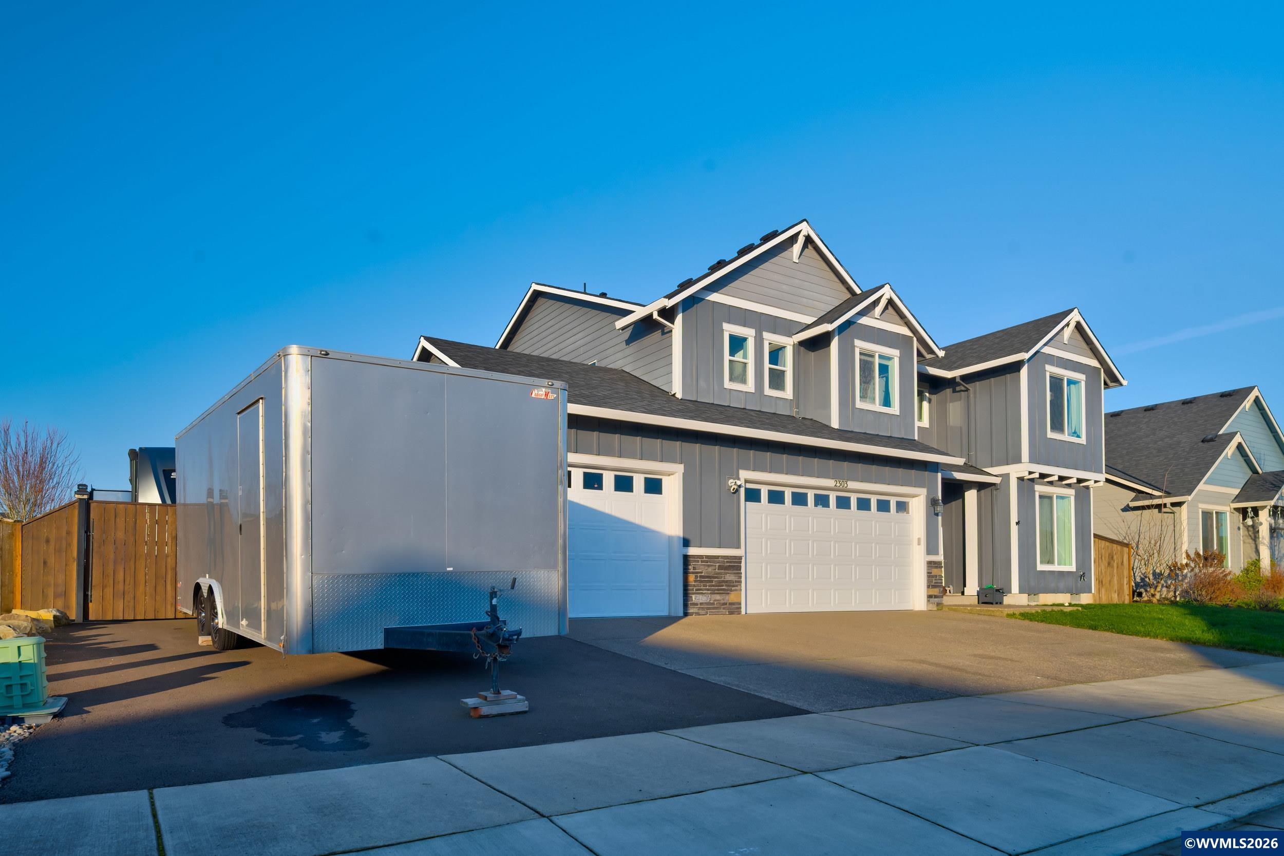 2303 NE Deciduous Av