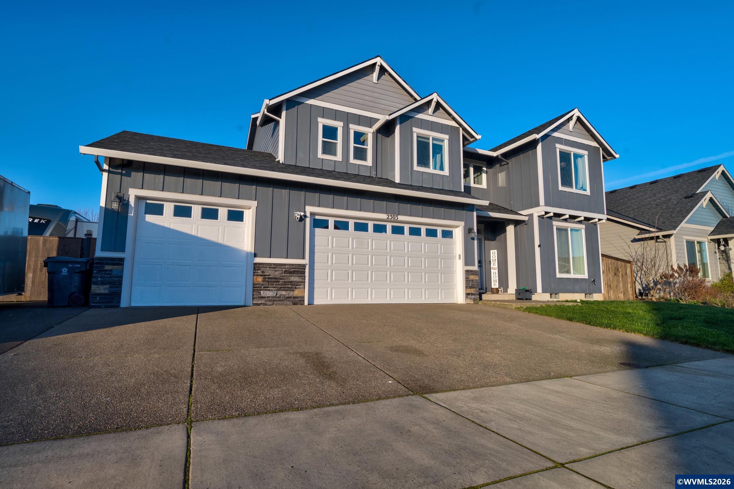 2303 NE Deciduous Av