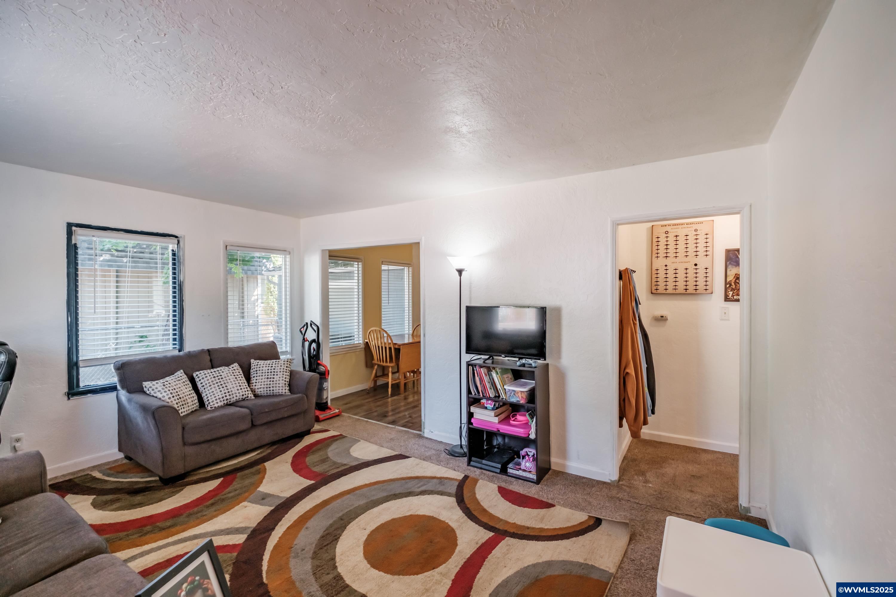820 Rosemont Av NW