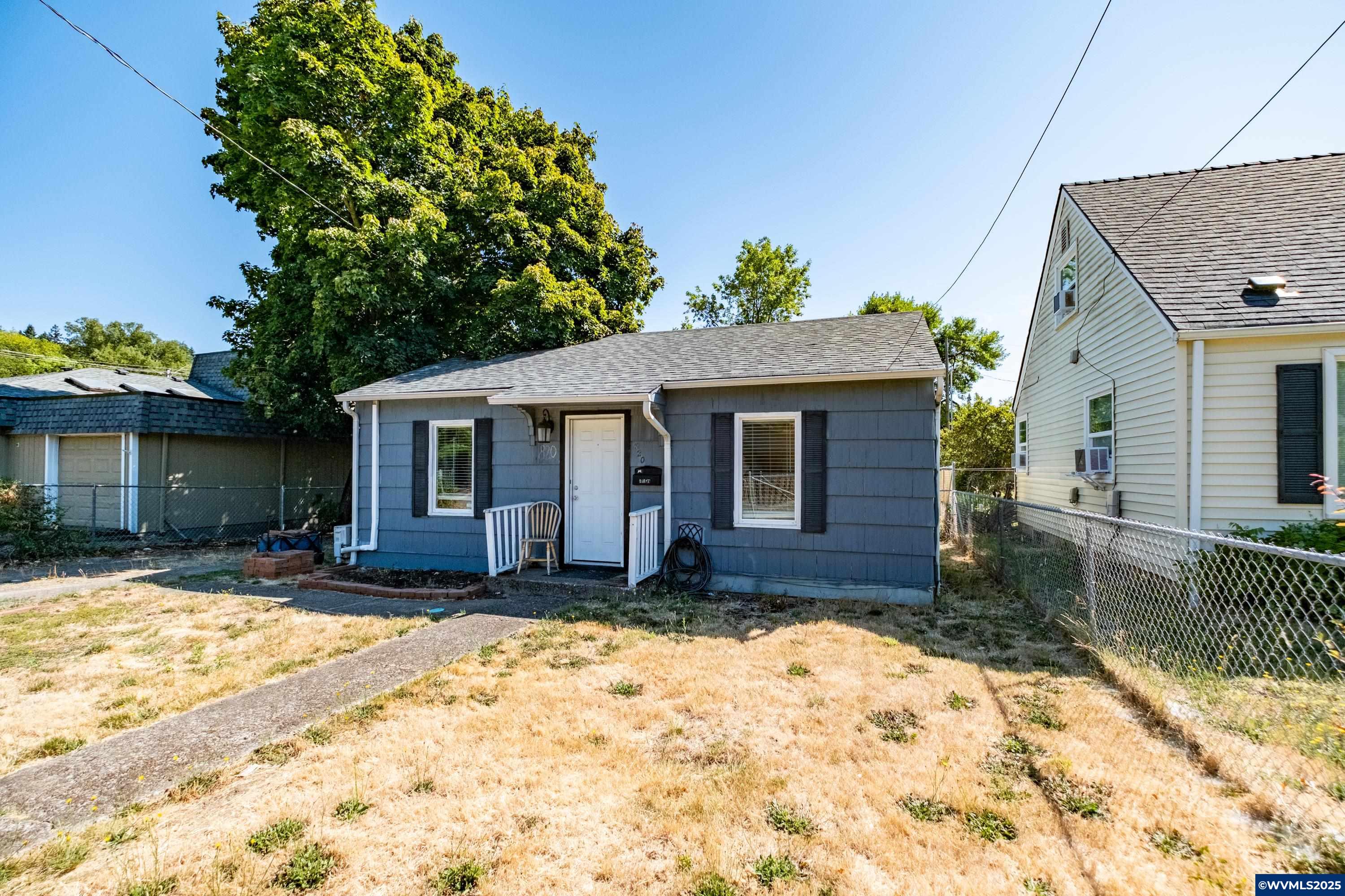 820 Rosemont Av NW
