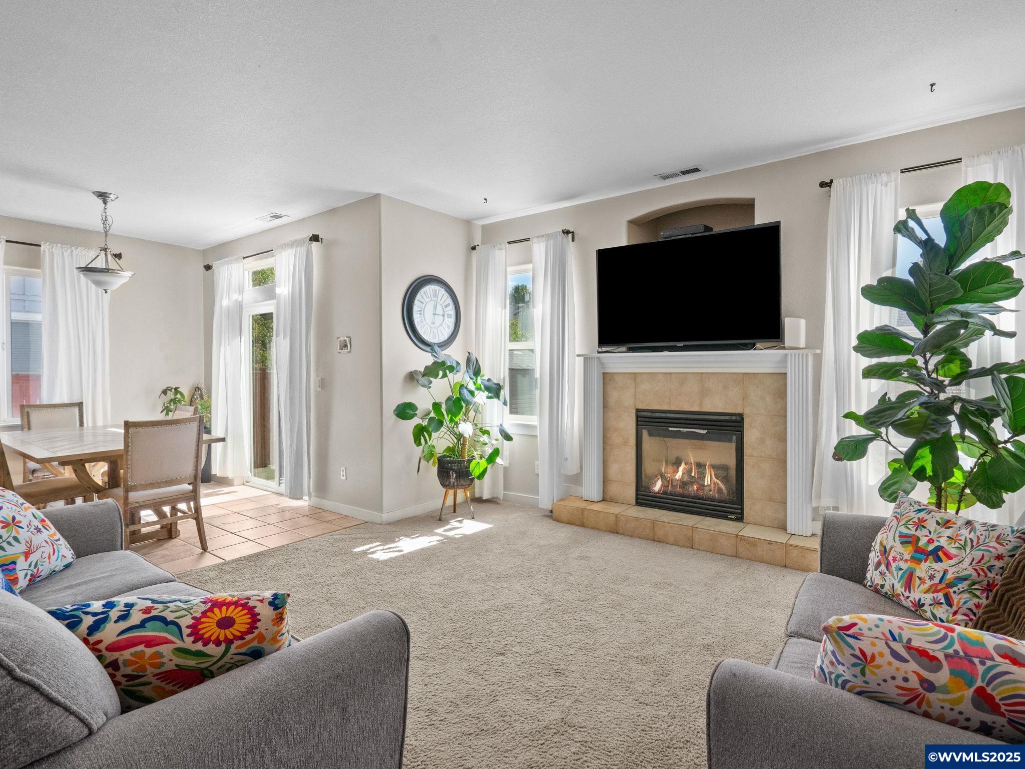 664 montclair Dr NE