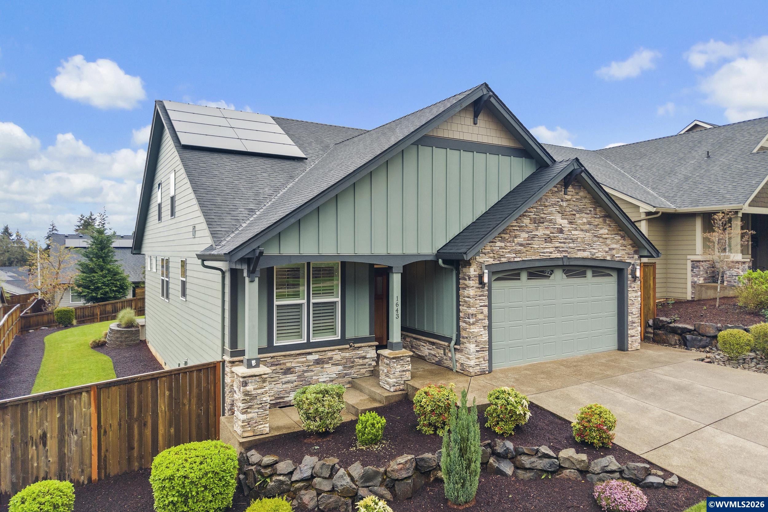 1643 York Butte Av SE