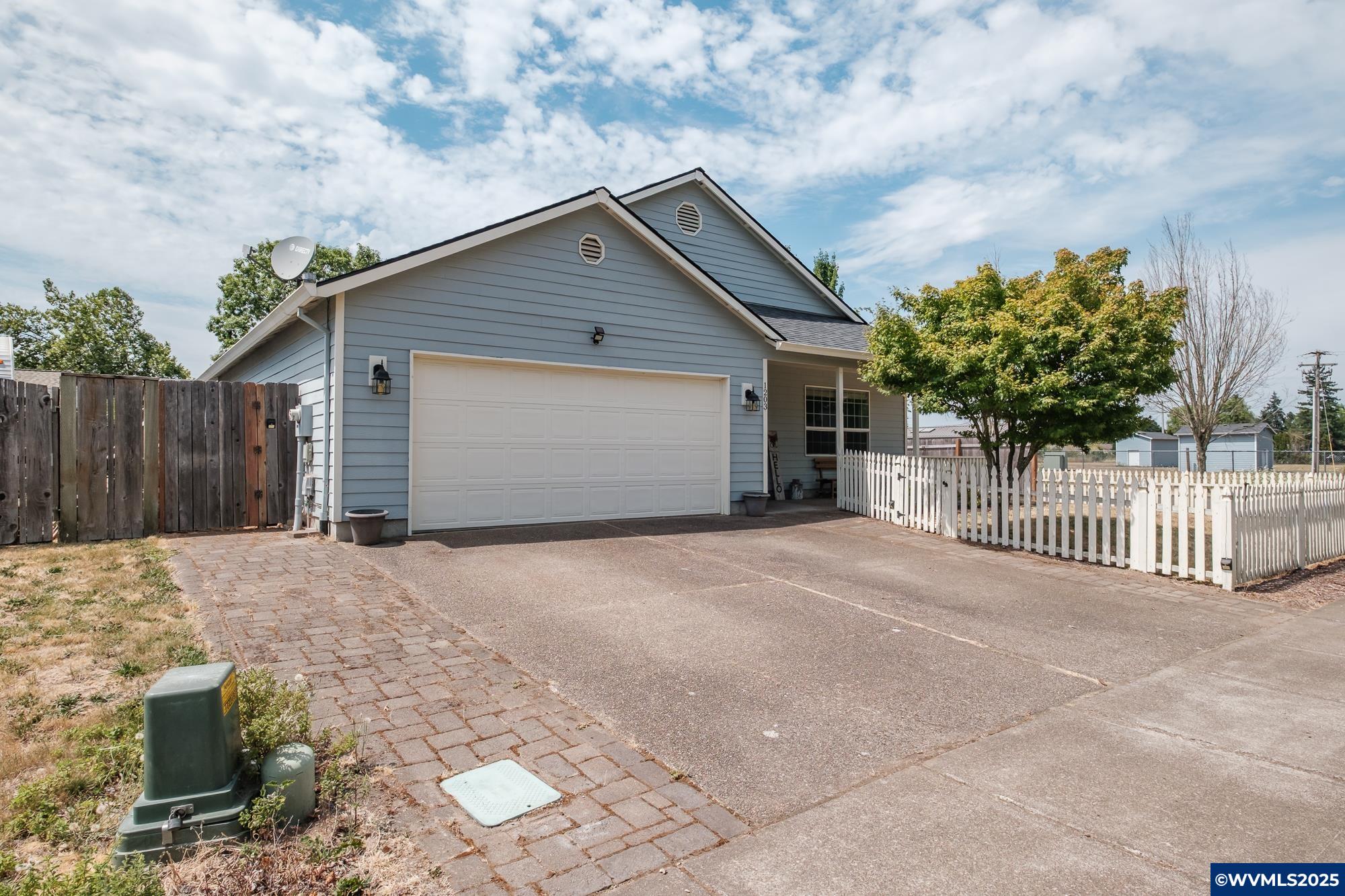 1203 River Oak Rd