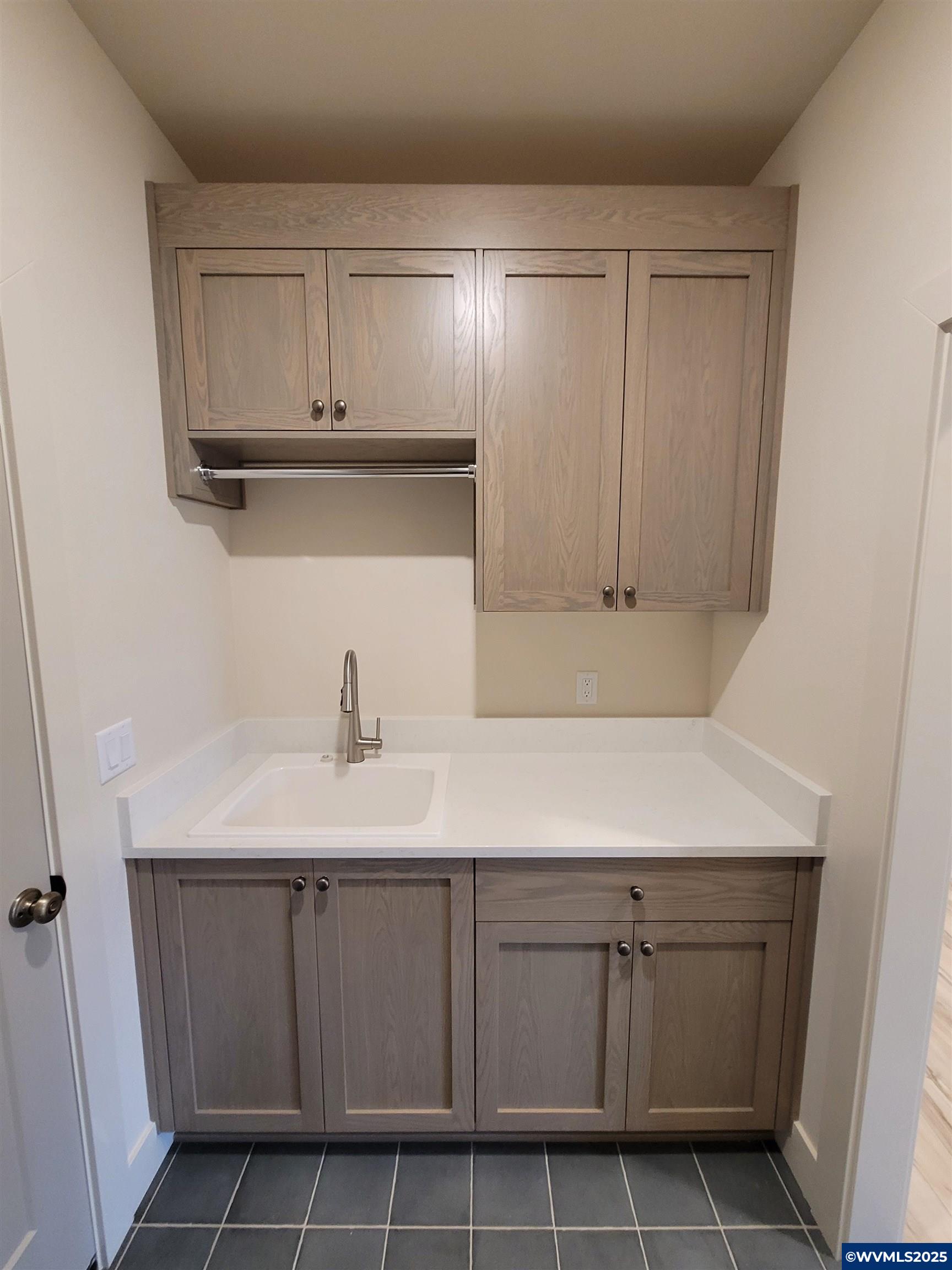 Lot E NW Crater Lake Dr