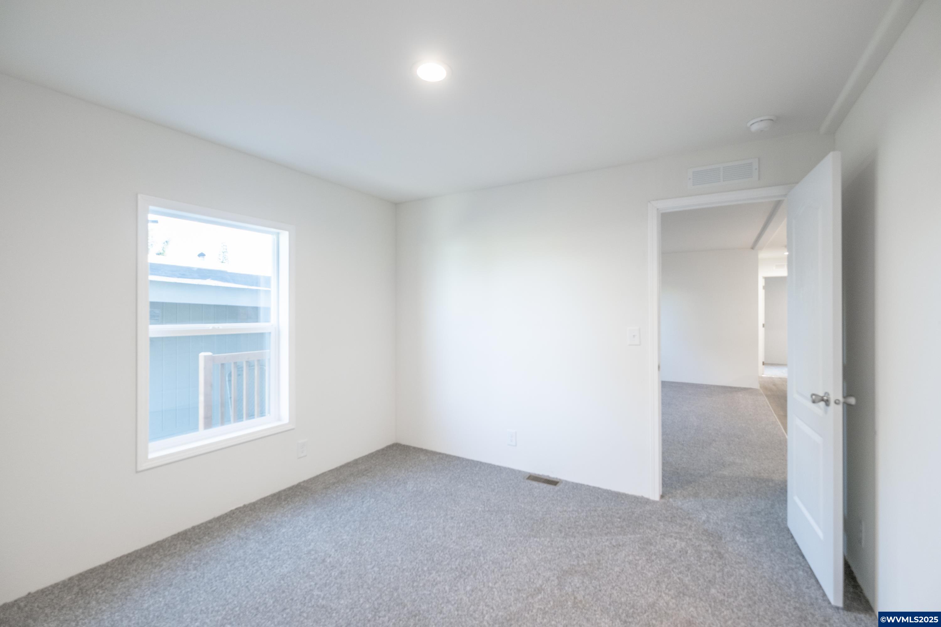 Salem, Oregon 97305, United States, 3 Bedrooms Bedrooms, ,2 BathroomsBathrooms,Residential,Active,191244